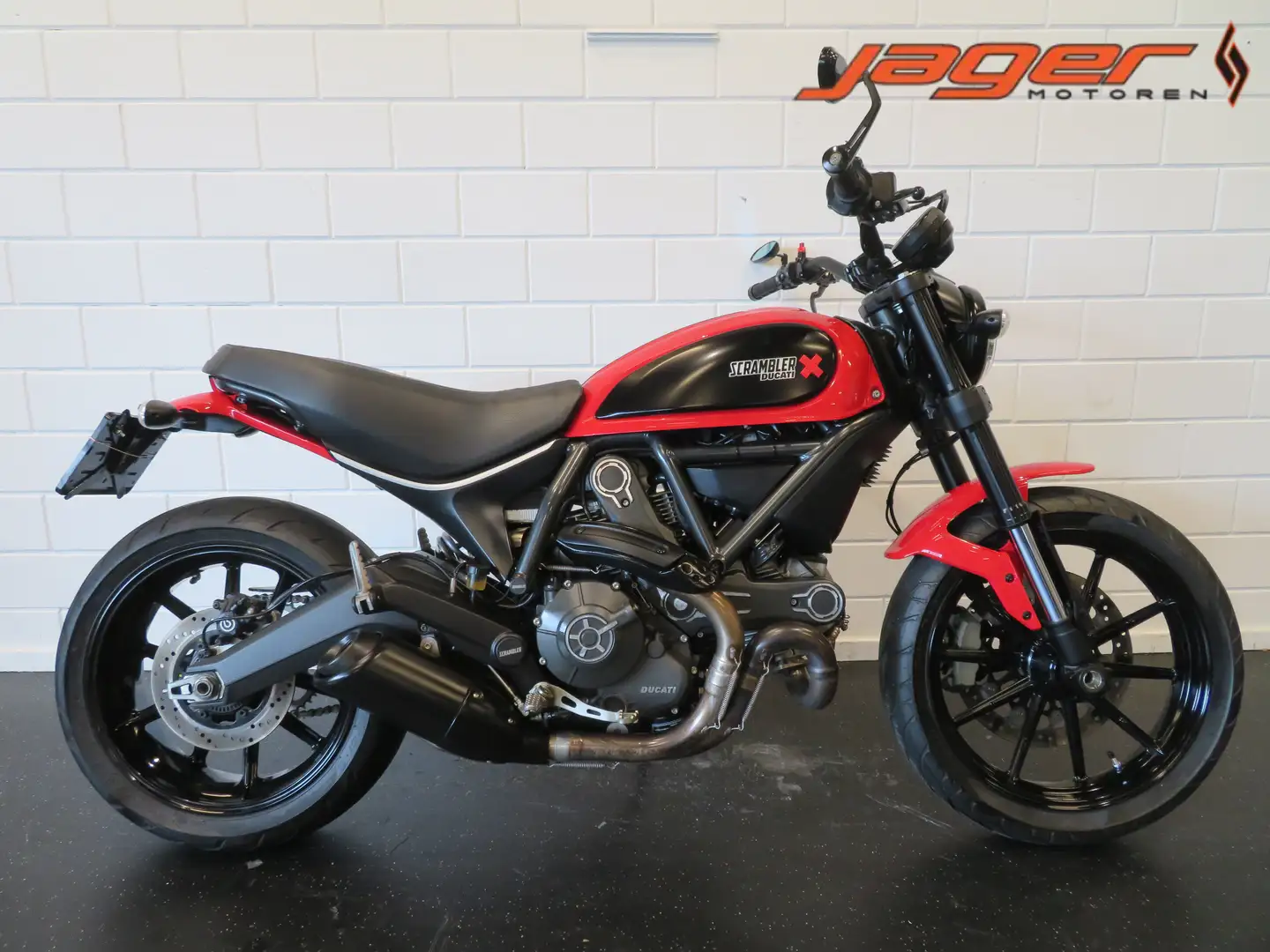 Ducati Scrambler 800 ICON CLASSIC HISTORIE Rood - 1