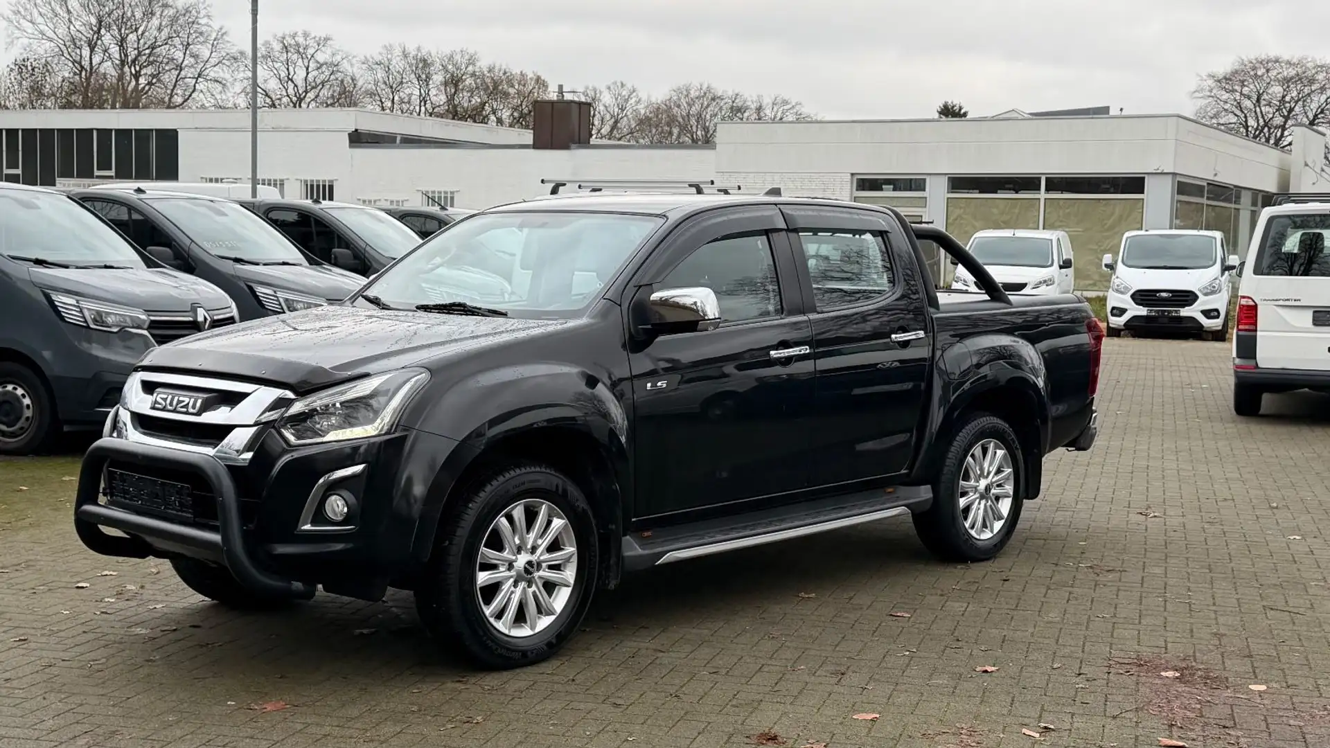 Isuzu D-Max DOUBLE CAB 4WD LS AUTOM/LEDER/KAMERA/AHK Noir - 1