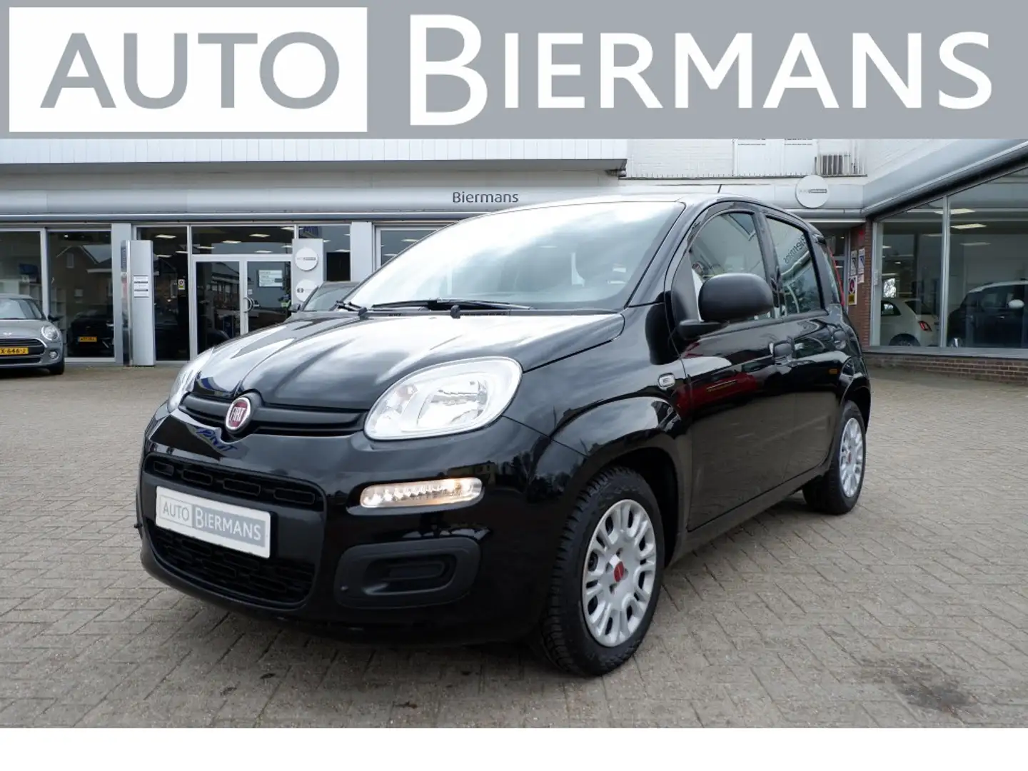 Fiat Panda 1.0 Hybr. City Rijklaarprijs incl. 12MND Bovag gar Zwart - 1