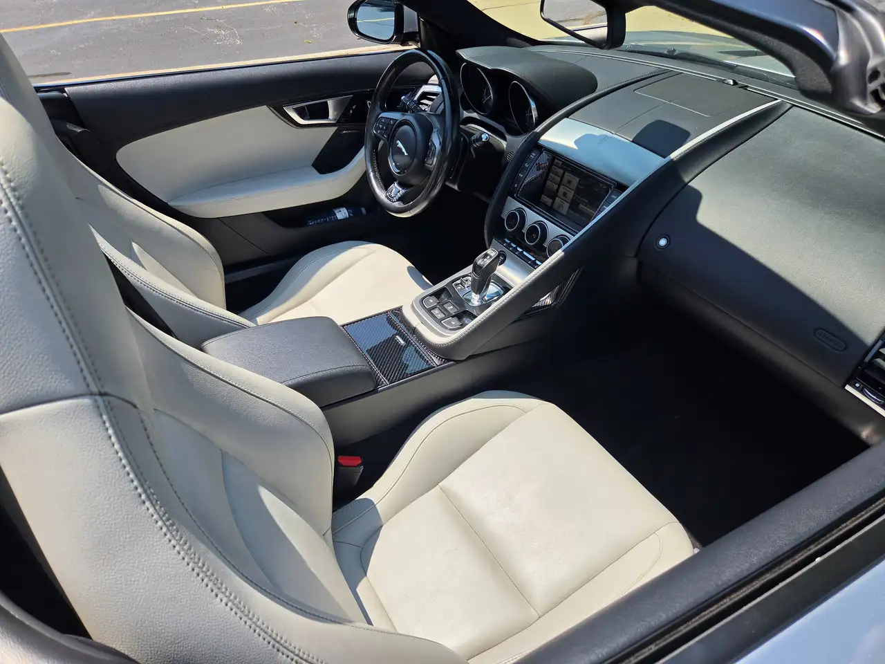 Jaguar F-Type снимка Jaguar F-Type