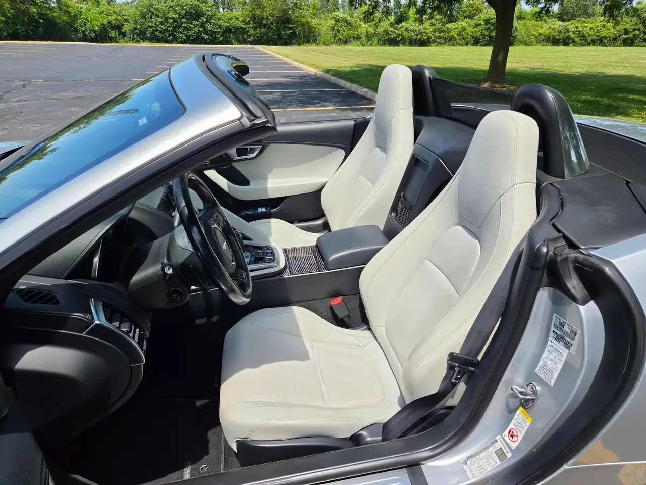 Jaguar F-Type снимка Jaguar F-Type