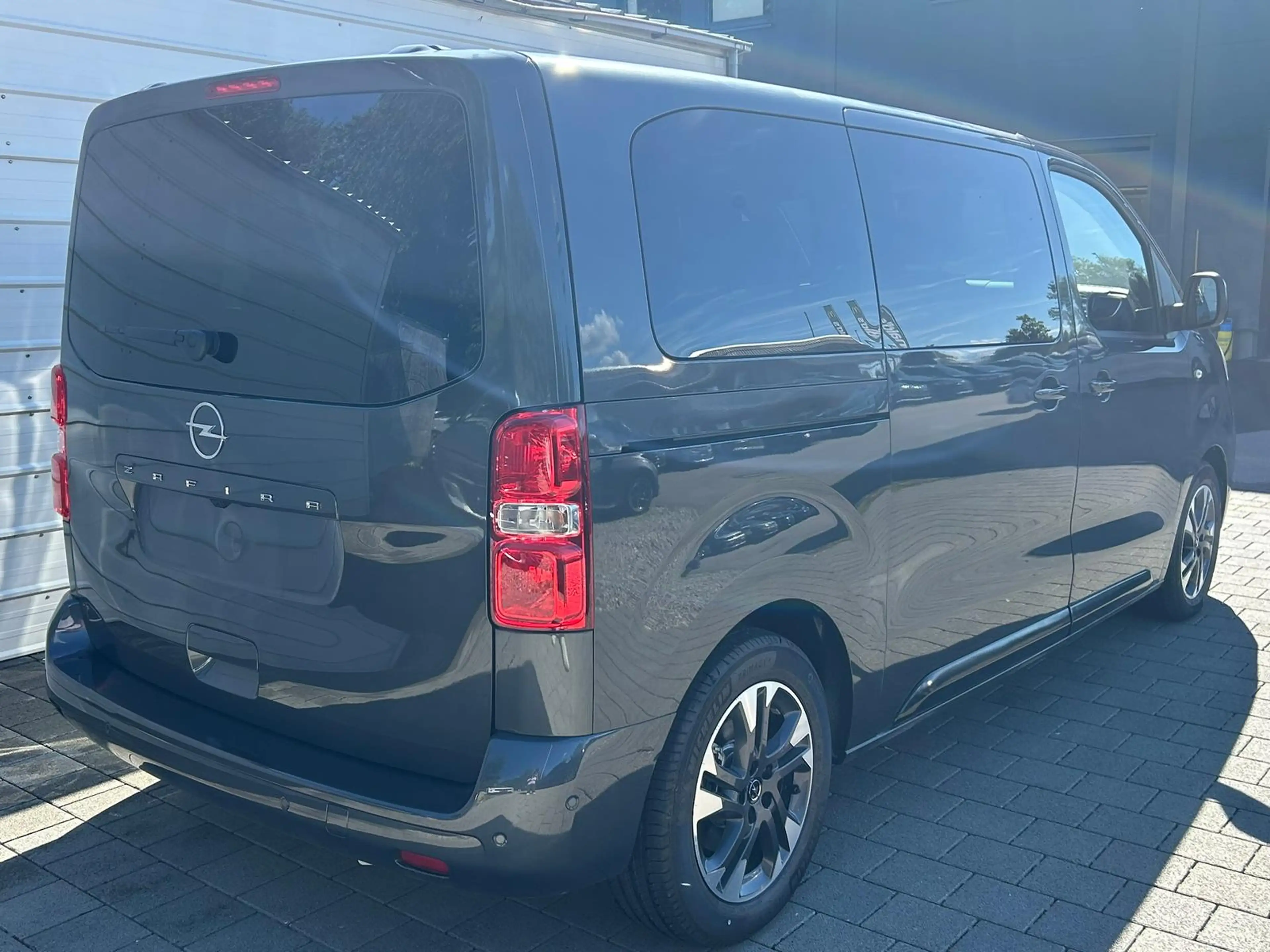 Opel Zafira Life Zafira GS (M) 2.2D 8AT 180 AHK*Standheizung*7Sitze — photo 4