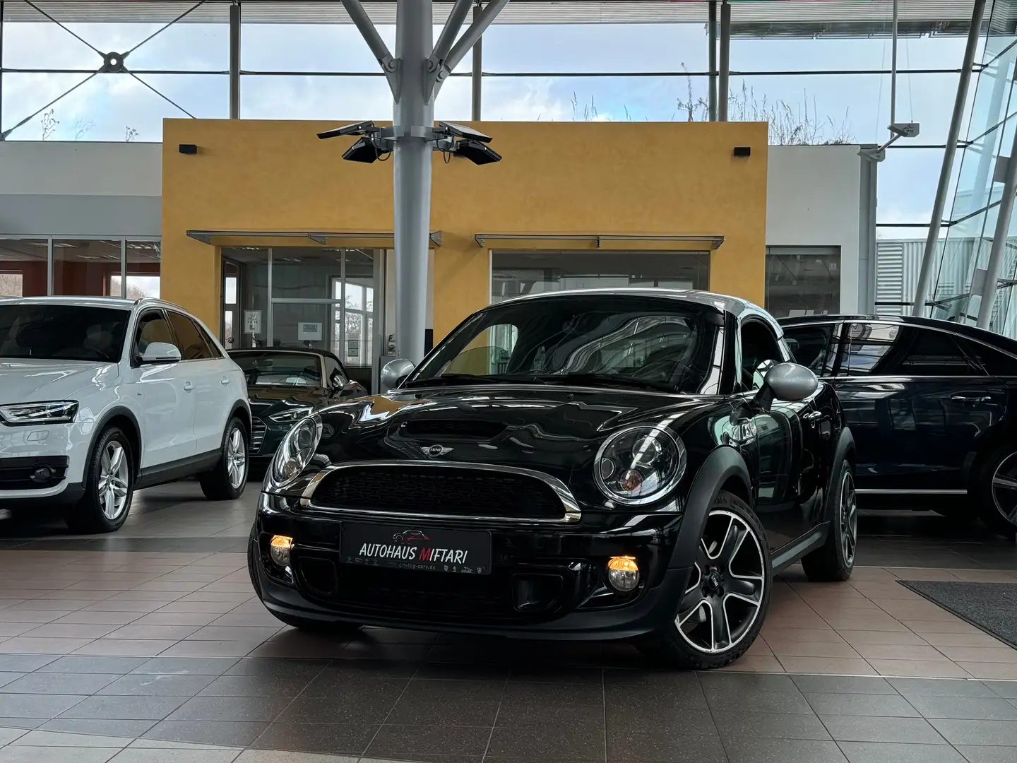 MINI Cooper S Coupe Cooper S Harman Kardon Two Tone Cilli City Wired Schwarz - 1