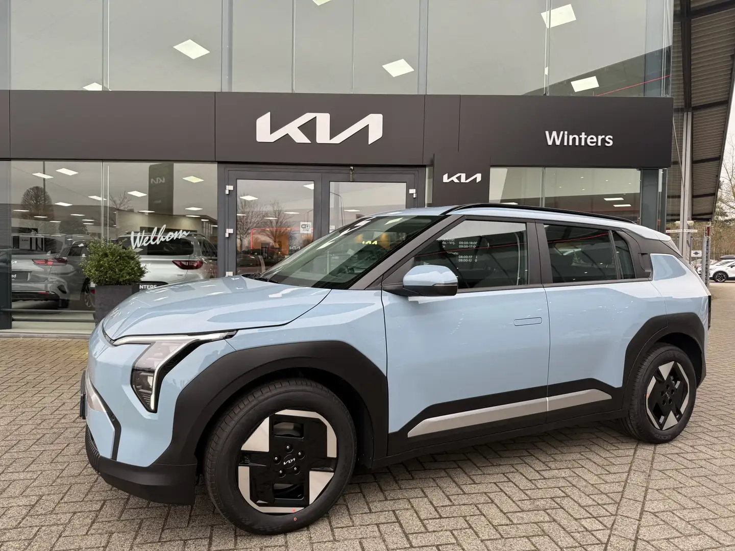 Kia EV3 Air 58.3 kWh Nieuw uit voorraad leverbaar tot 10jr Blauw - 1