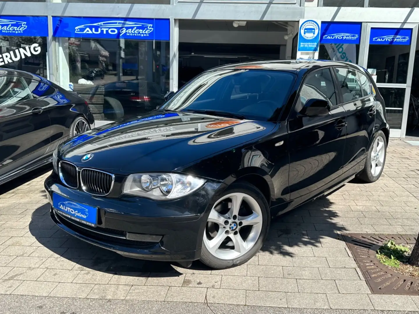 BMW 118 i Lim. /5 Türig/Sitzheiz./Schiebedach/Tüv/ Noir - 1