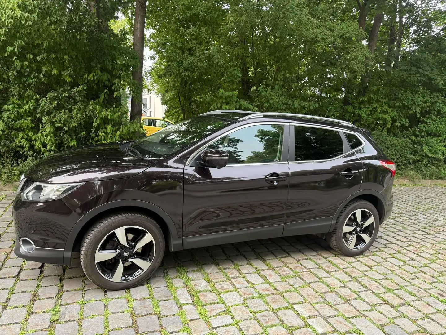 Nissan Qashqai NISSAN QASHQAI TOP AUSTATTUNG Violett - 1
