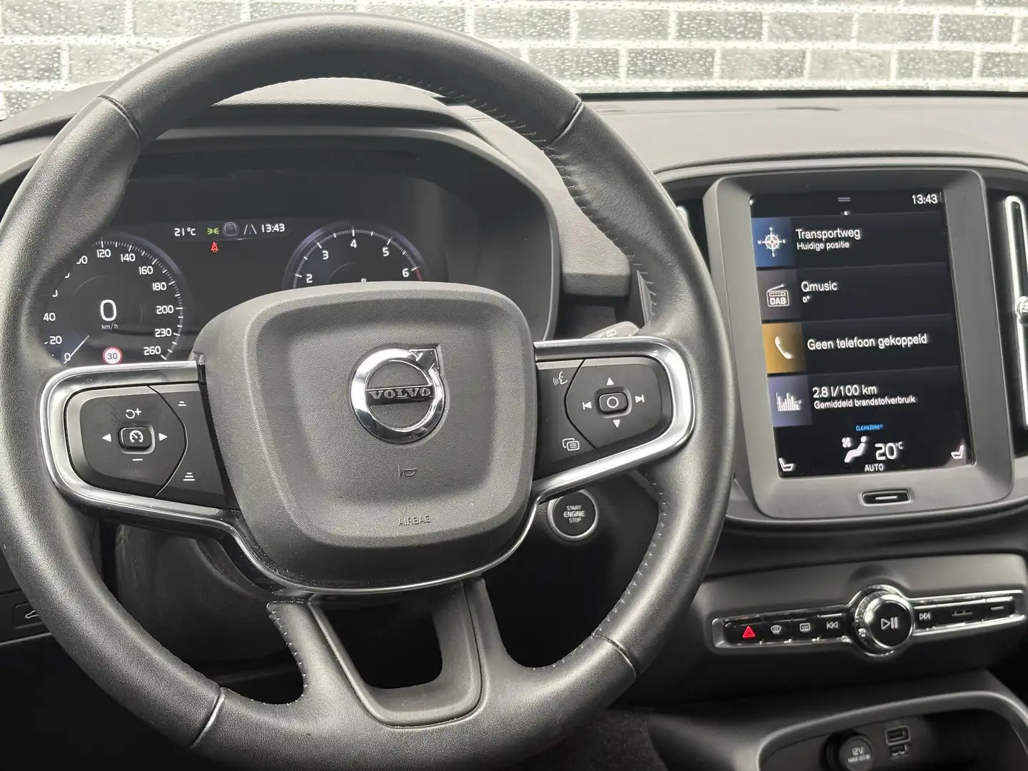 Volvo XC40 1.5 T2 Momentum Core | Parkeersensoren V+A | Parke Grijs - 2