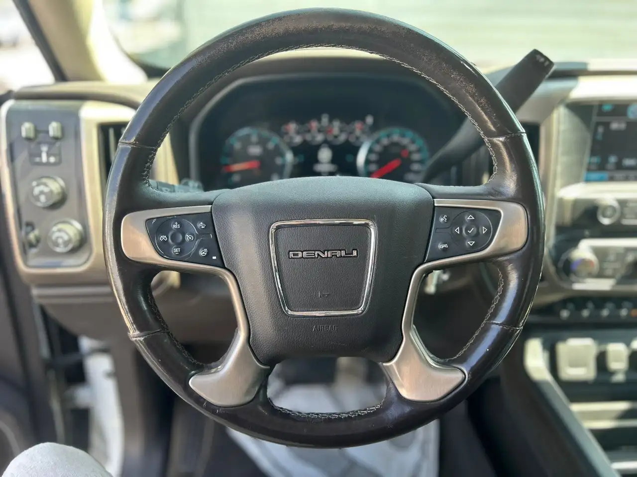GMC Sierra 1500 снимка GMC Sierra 1500