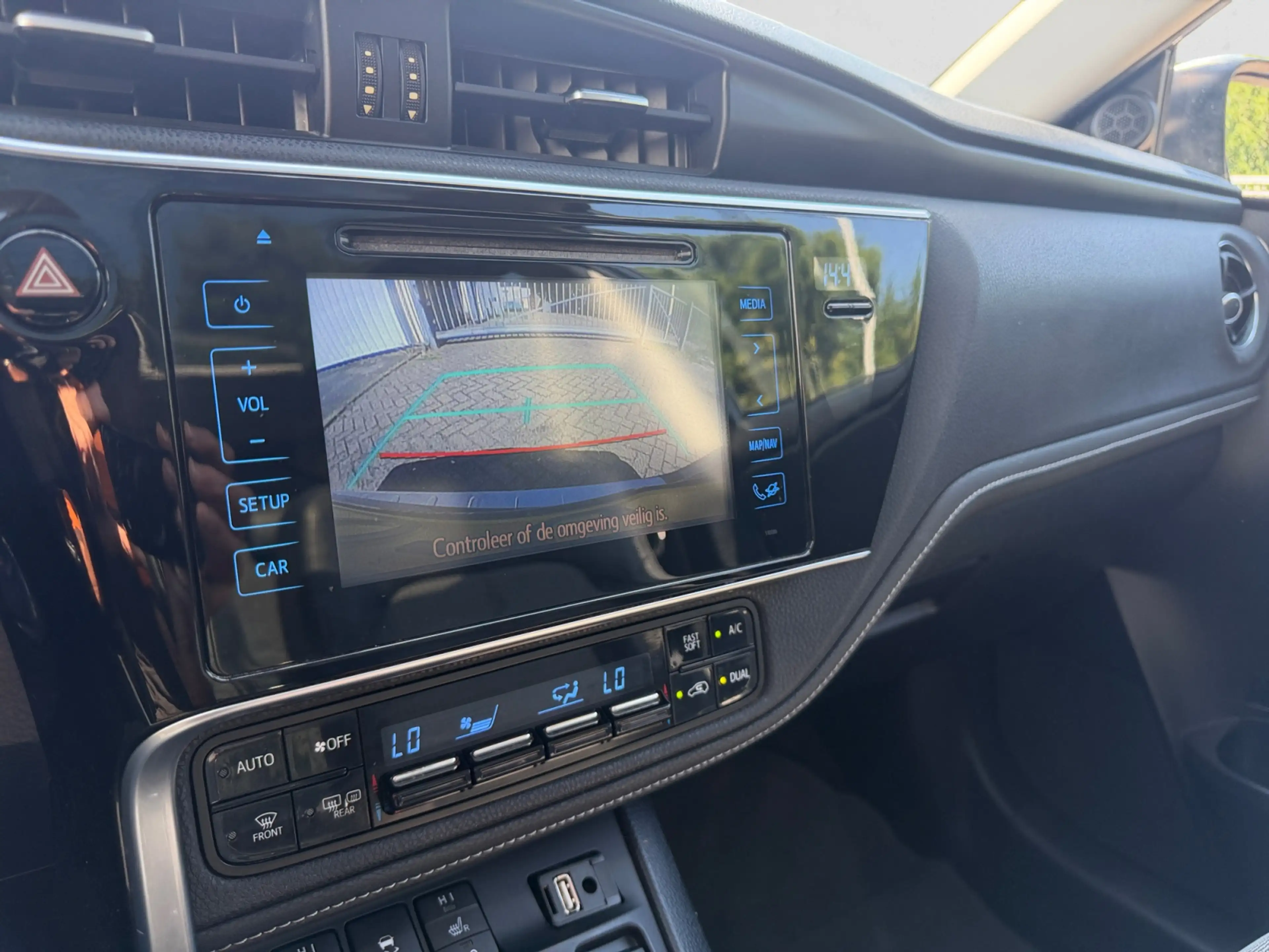 Toyota Auris Touring Sports 1.8 Hybrid Dynamic Aut- Panoramadak — photo 10