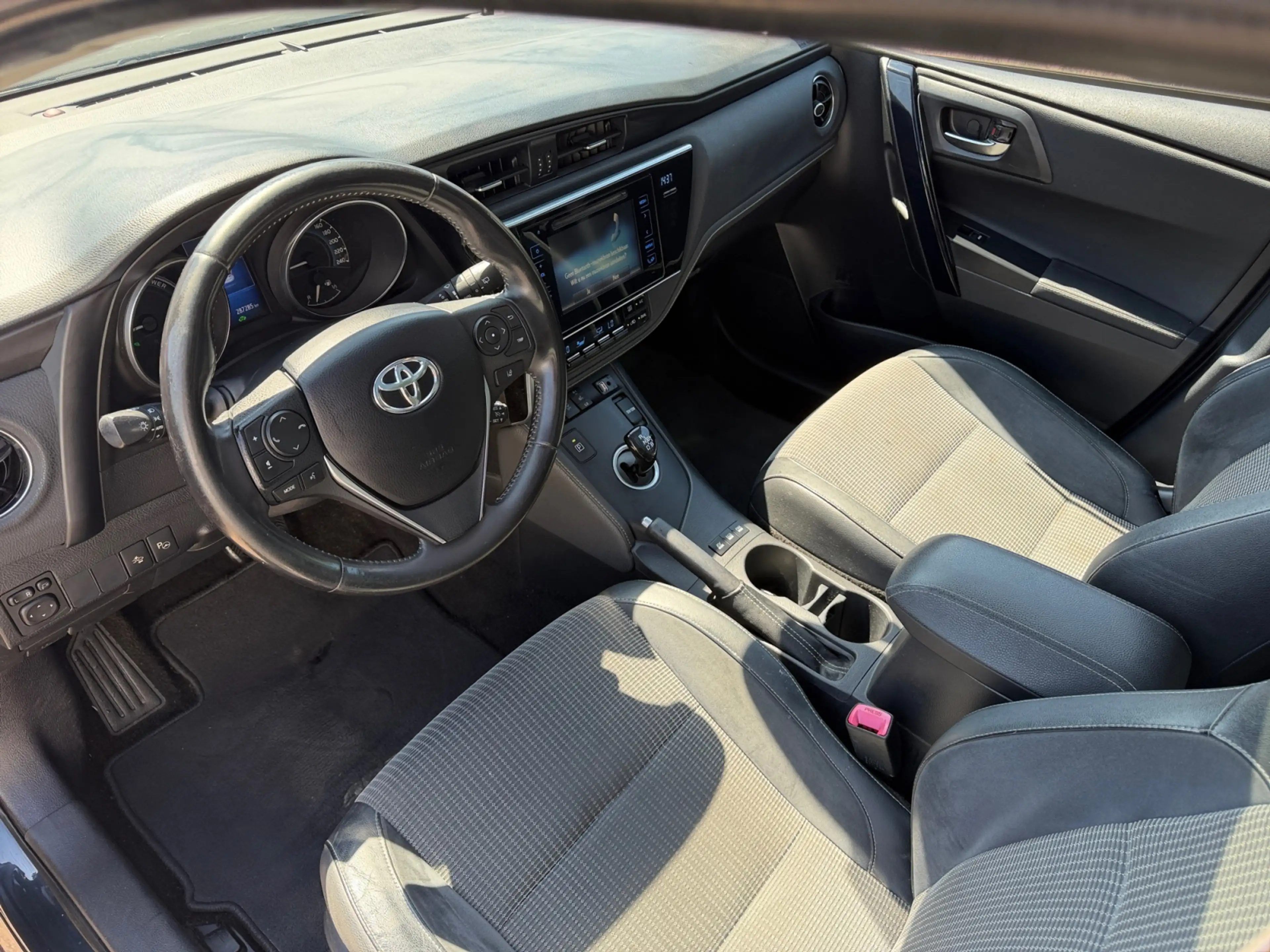 Toyota Auris Touring Sports 1.8 Hybrid Dynamic Aut- Panoramadak — photo 2