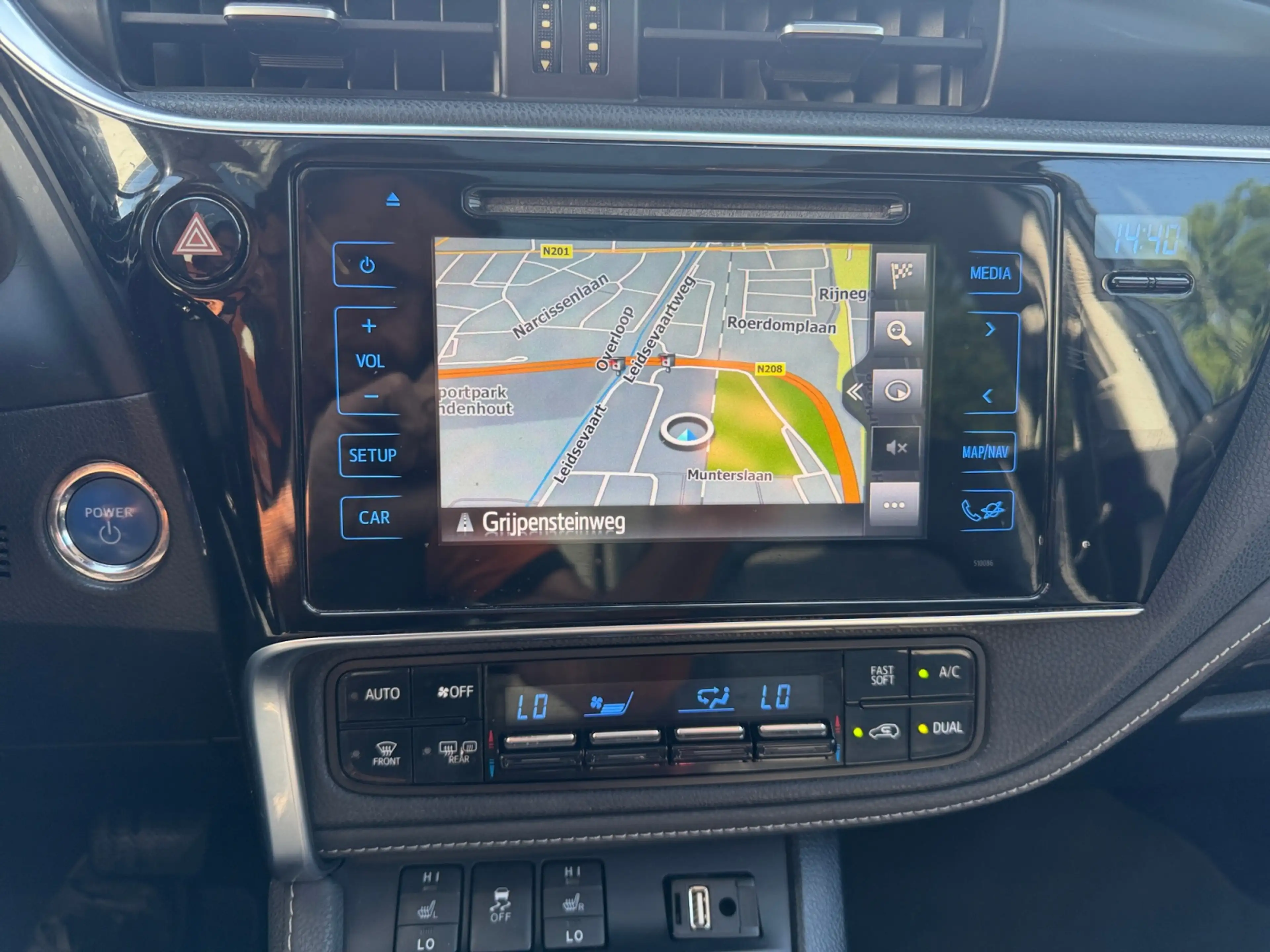 Toyota Auris Touring Sports 1.8 Hybrid Dynamic Aut- Panoramadak — photo 9
