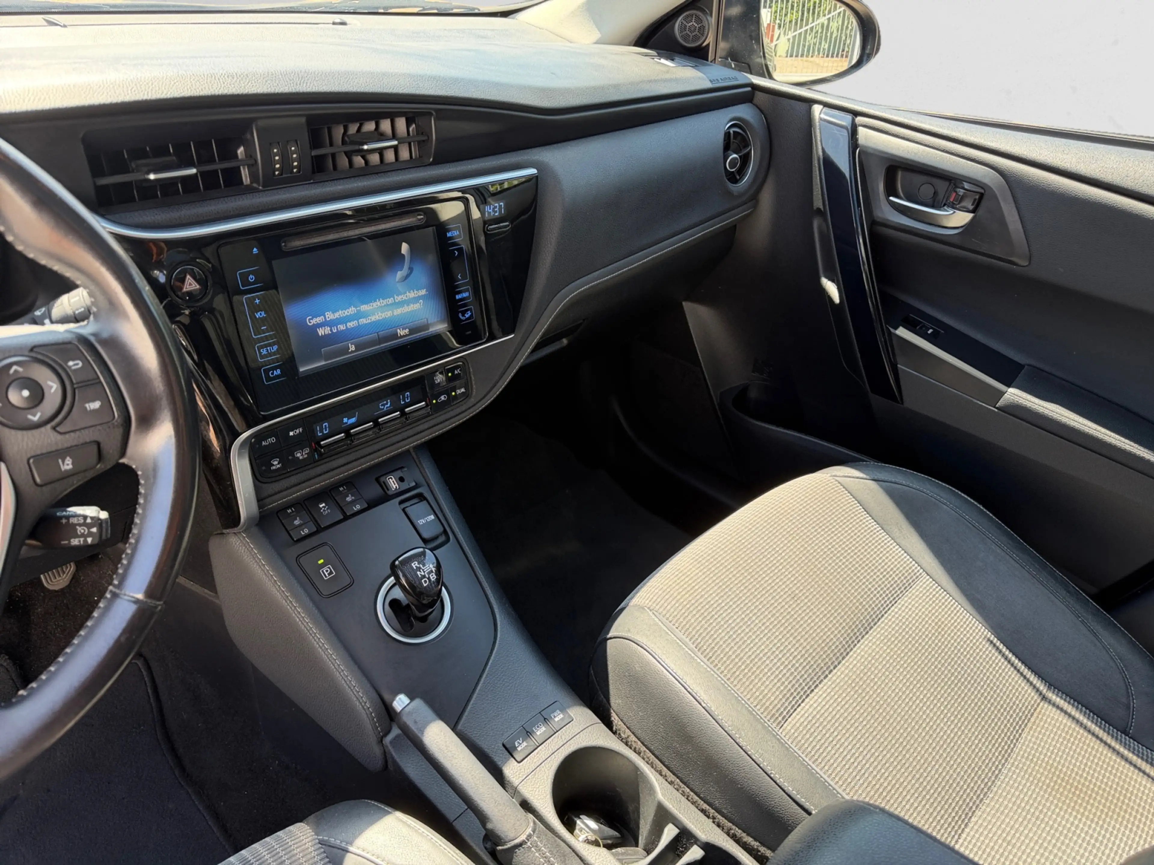 Toyota Auris Touring Sports 1.8 Hybrid Dynamic Aut- Panoramadak — photo 8