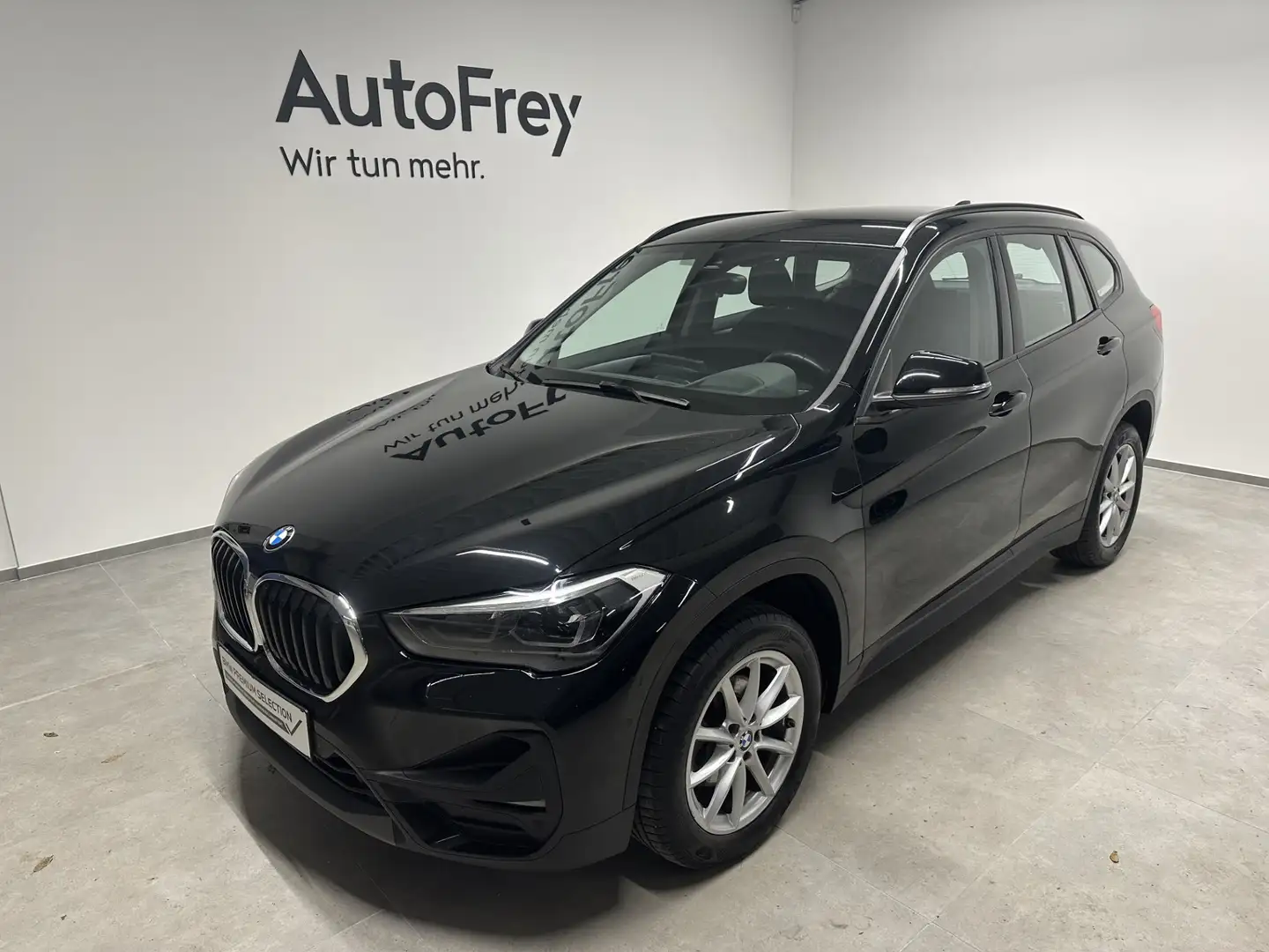 BMW X1 sDrive16d Schwarz - 1