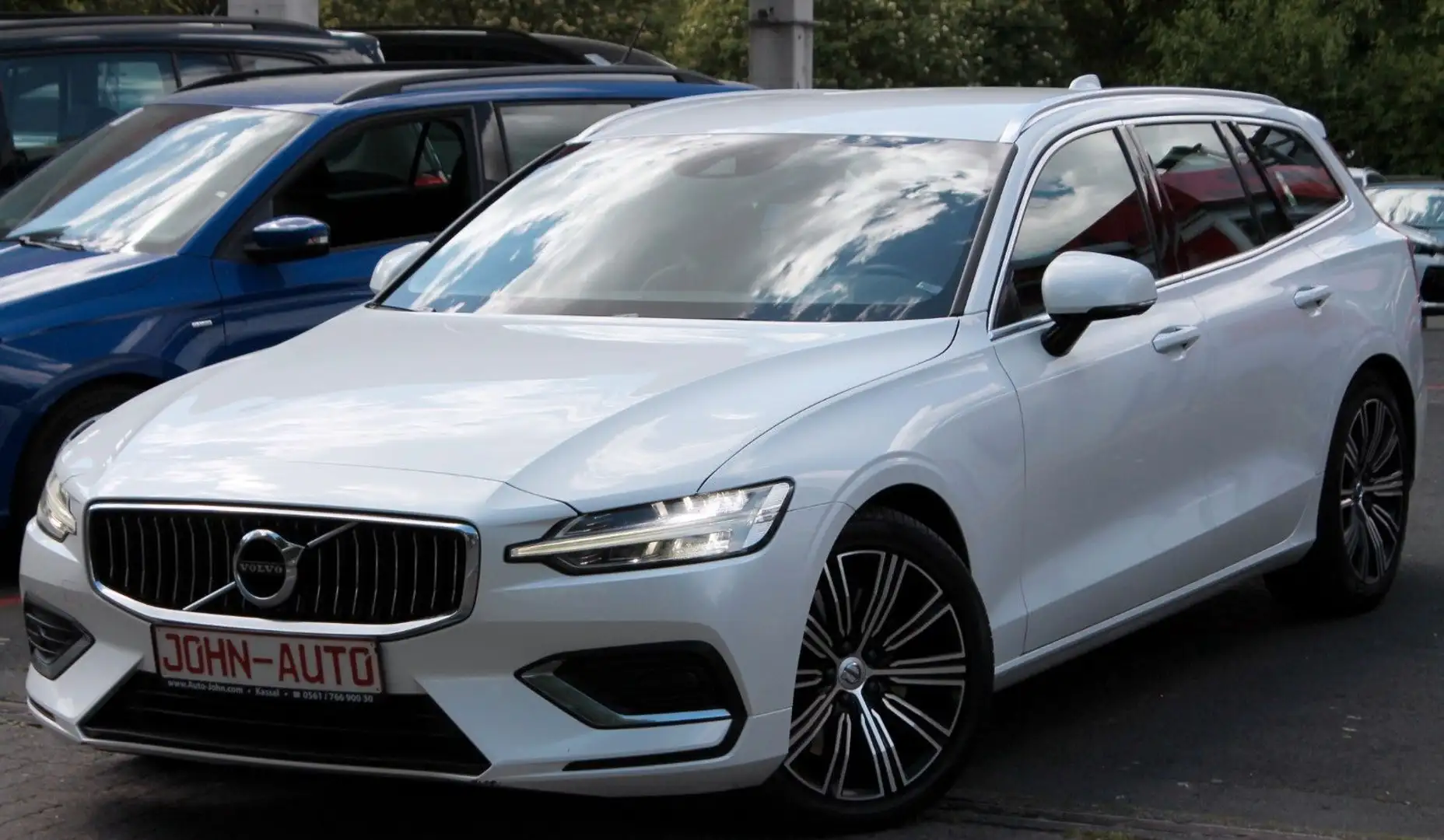 Volvo V60 Kombi Inscription AWD *LED*Leder*1.Hd*VCP* Weiß - 1