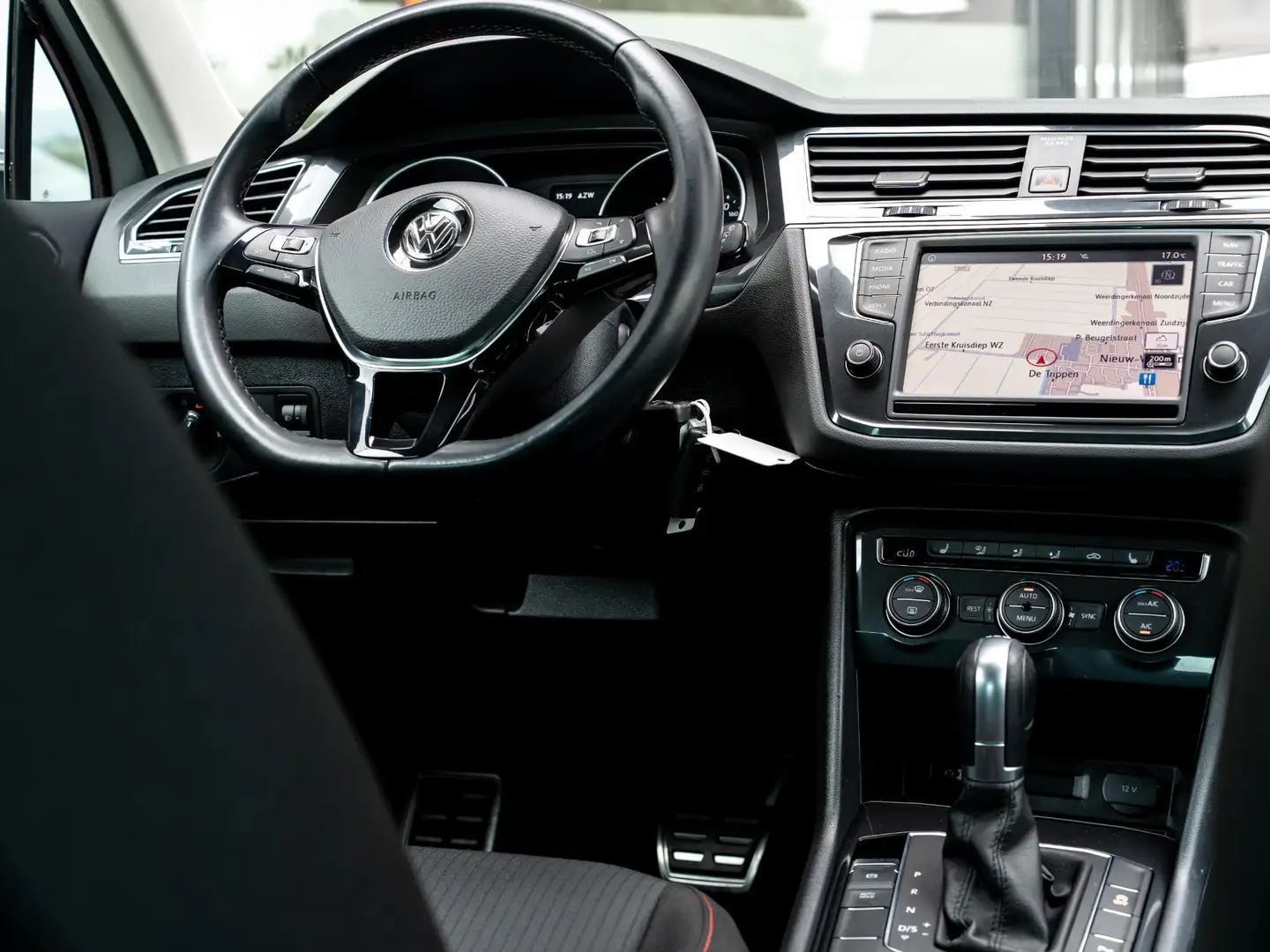 Volkswagen Tiguan 1.4 TSI ACT Comfortline Business | Trekhaak | Stoe Grijs - 2