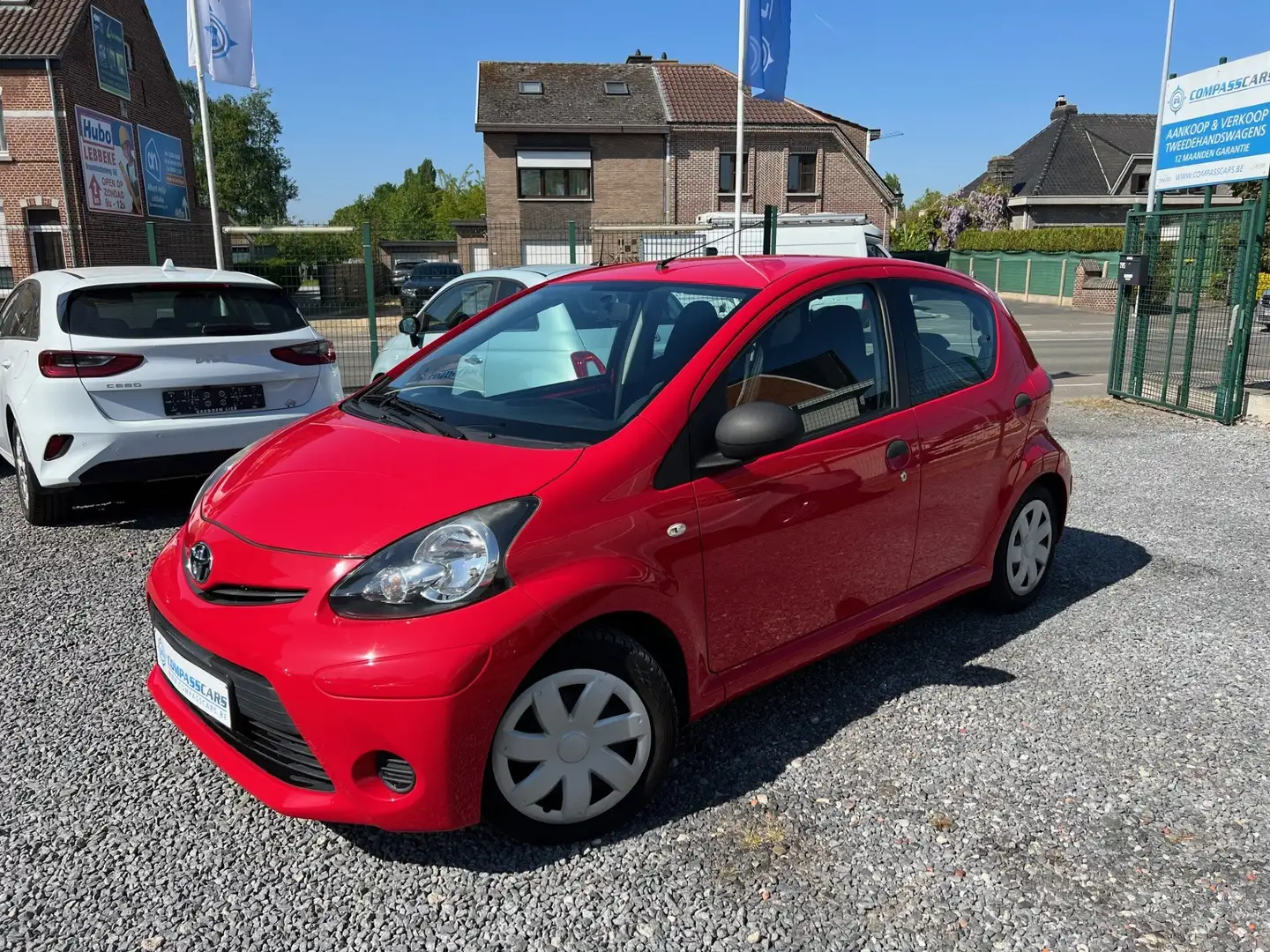 Toyota Aygo 1.0i, 81.066 km's, Airco + 1 Jaar Garantie Red - 1