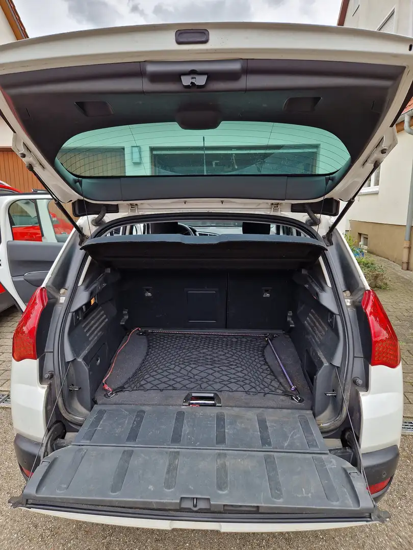 Peugeot 3008 3008 HDi FAP 165 AutomatikPremium Weiß - 2