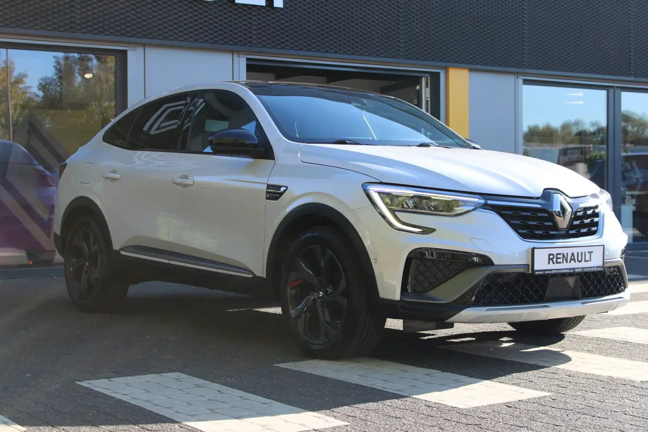 Renault Arkana Tce 160 R.S. Line — photo 1 of 15