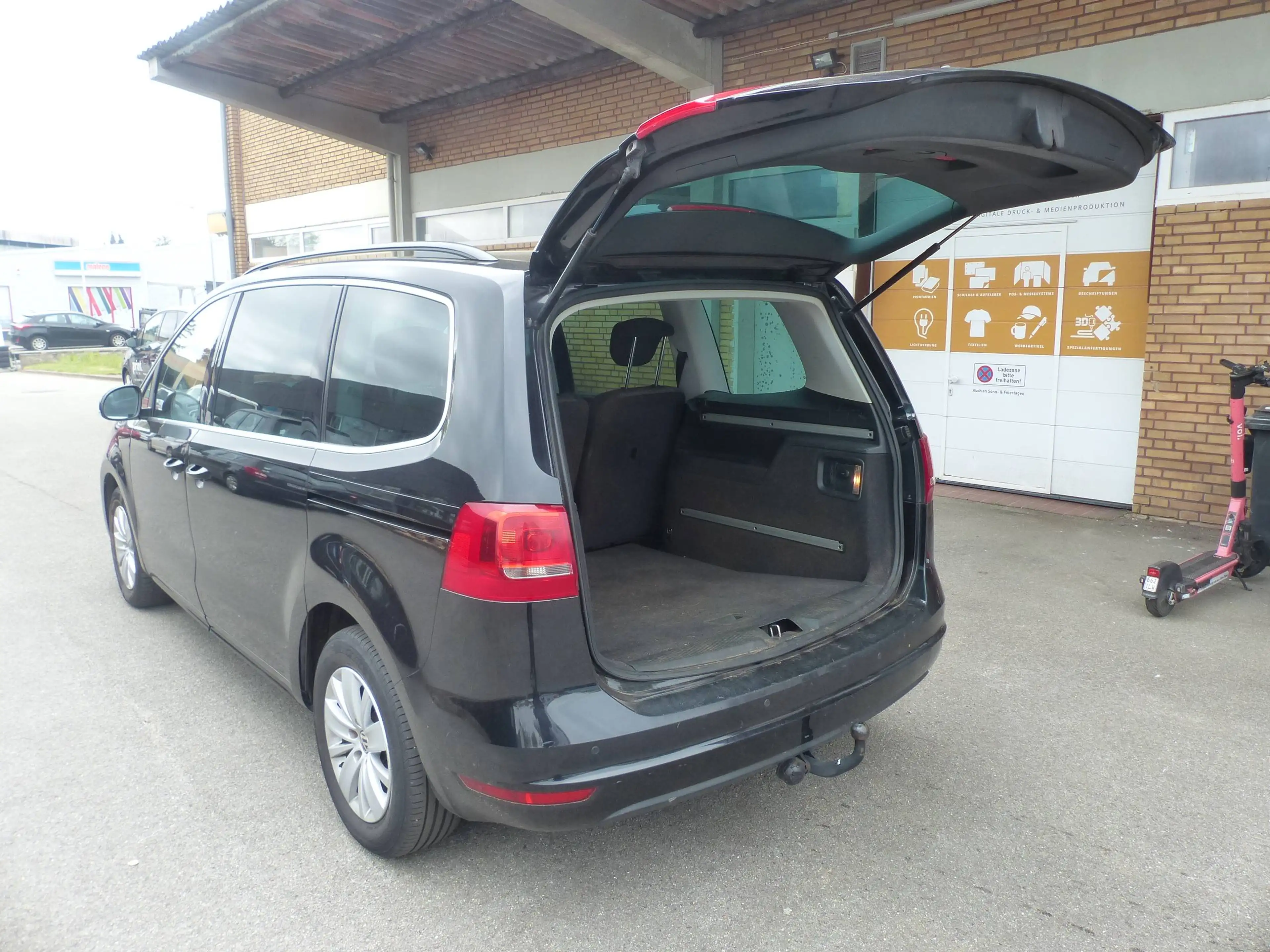 Volkswagen Sharan 2.0 TDI DSG Klima Xenon Navi Automatik HU/AU 02/27 — photo 7