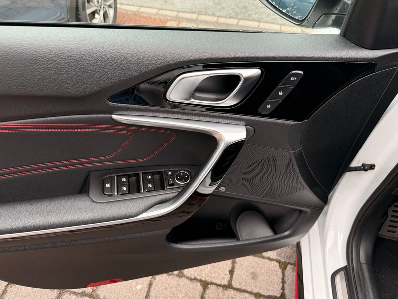 Kia ProCeed / pro_cee'd — photo 15