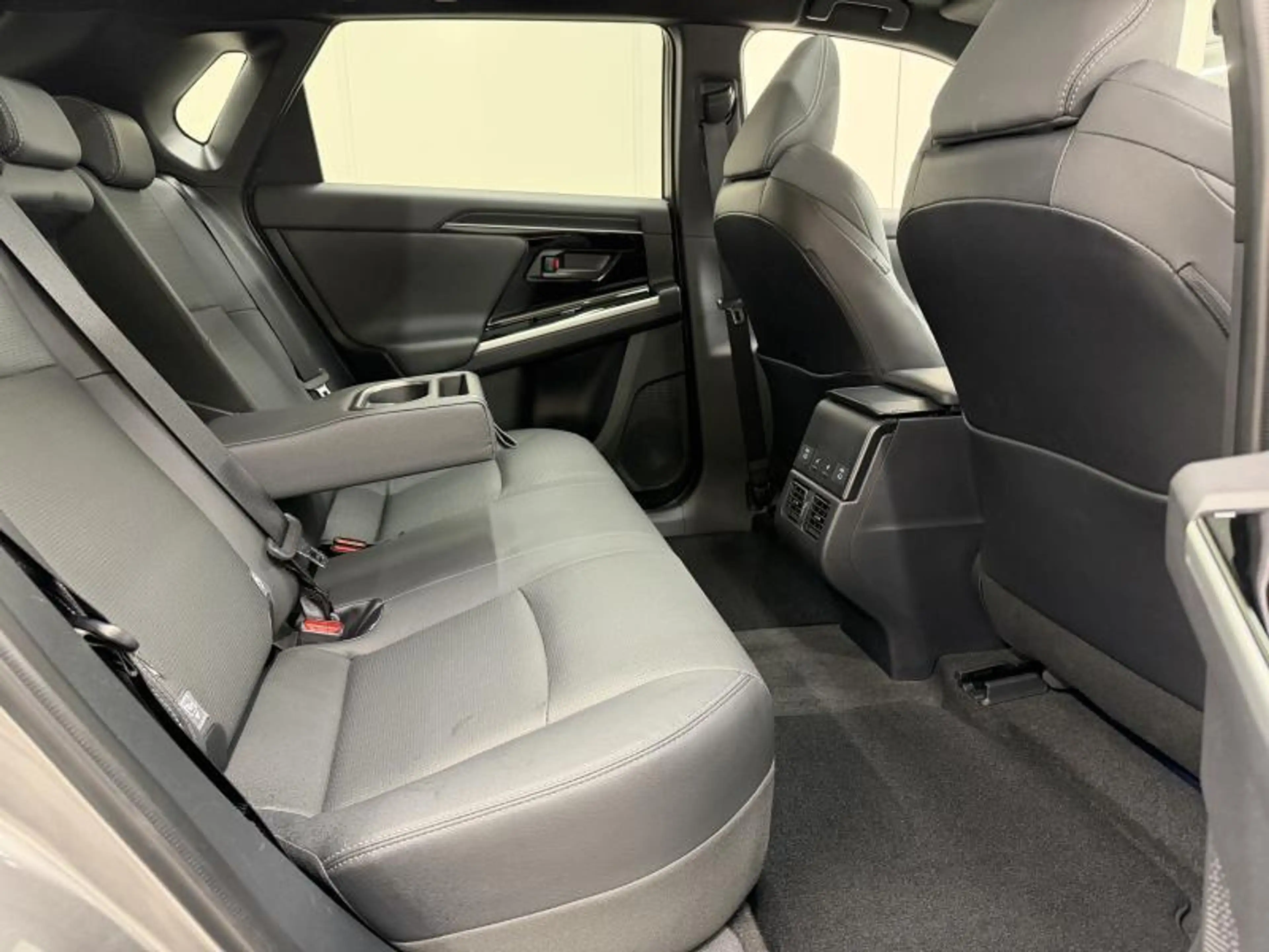 Toyota bZ4X Style Plus — photo 12