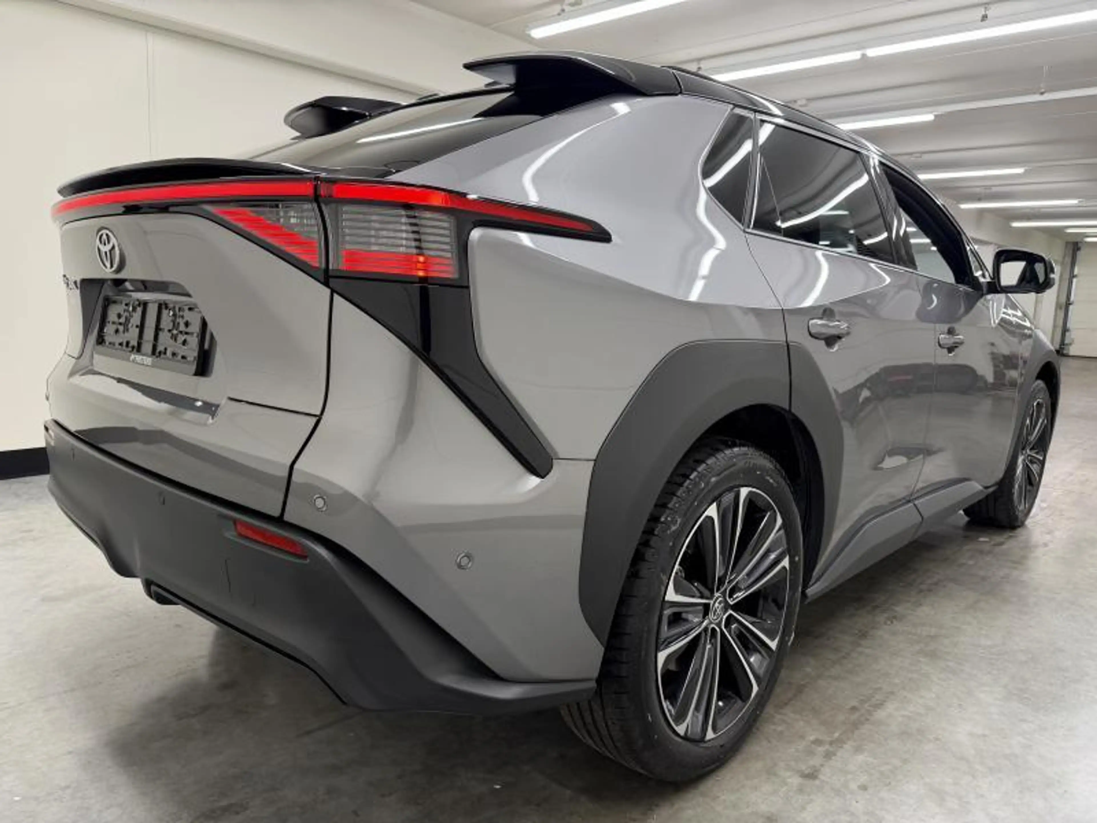 Toyota bZ4X Style Plus — photo 3