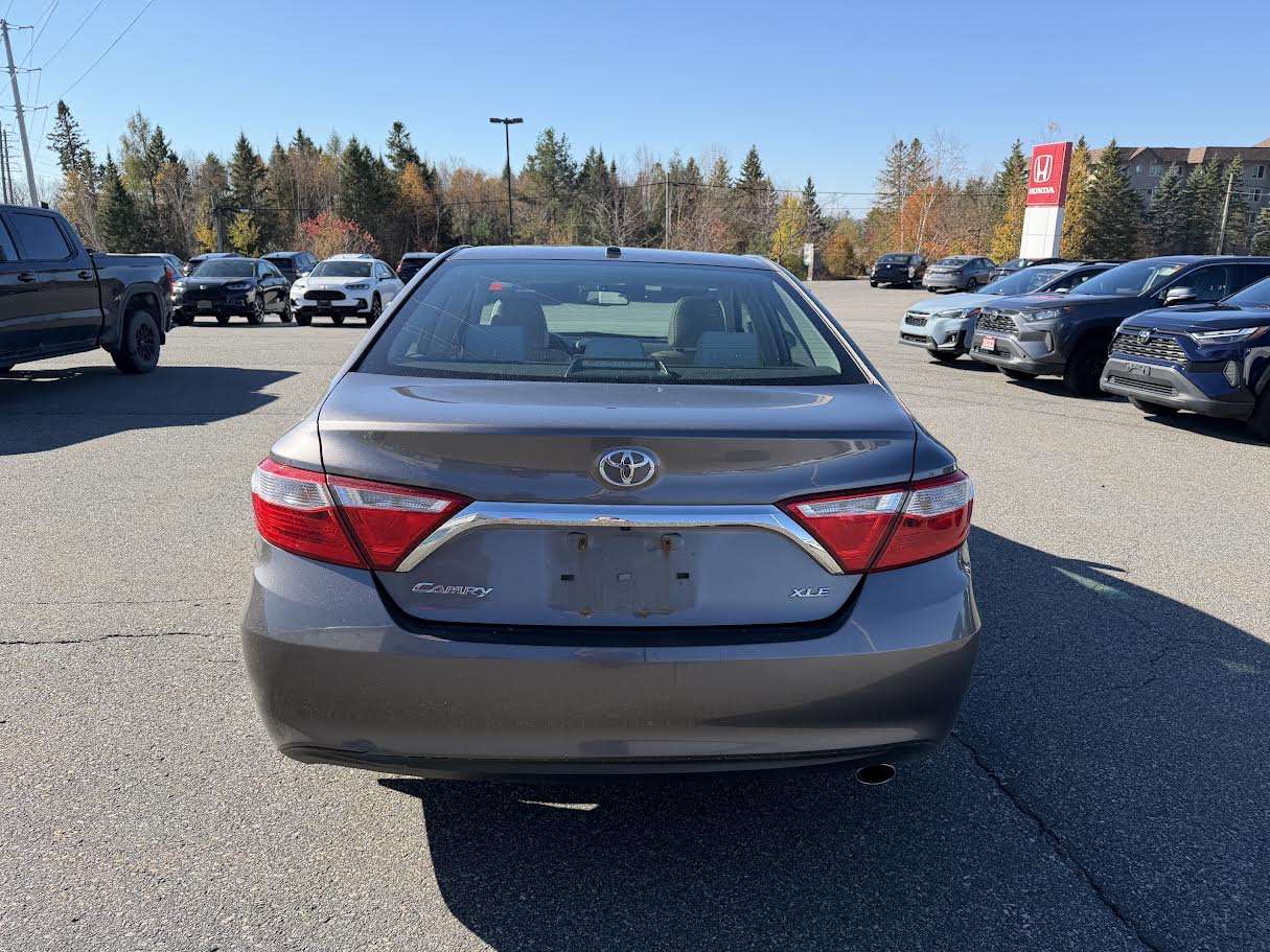 2016 Toyota Camry Sedan