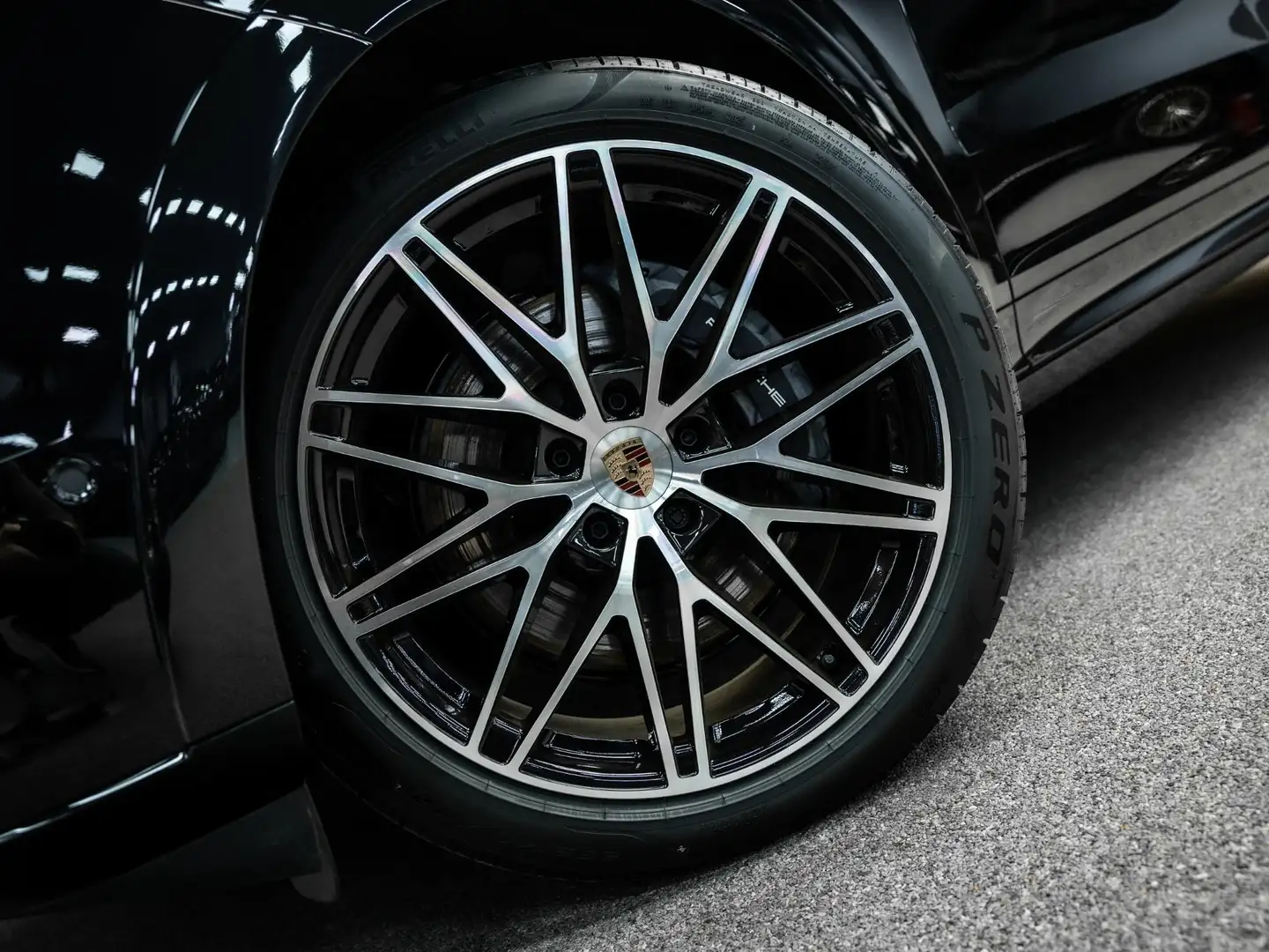 Porsche Cayenne Coupé 3.0 E-Hybrid Black Edition Schwarz - 2