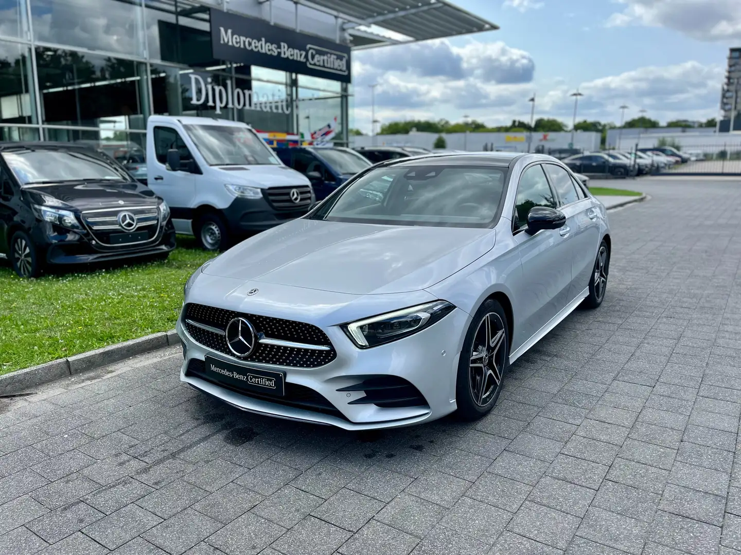 Mercedes-Benz A 180 A 180 AMG Line Grigio - 1
