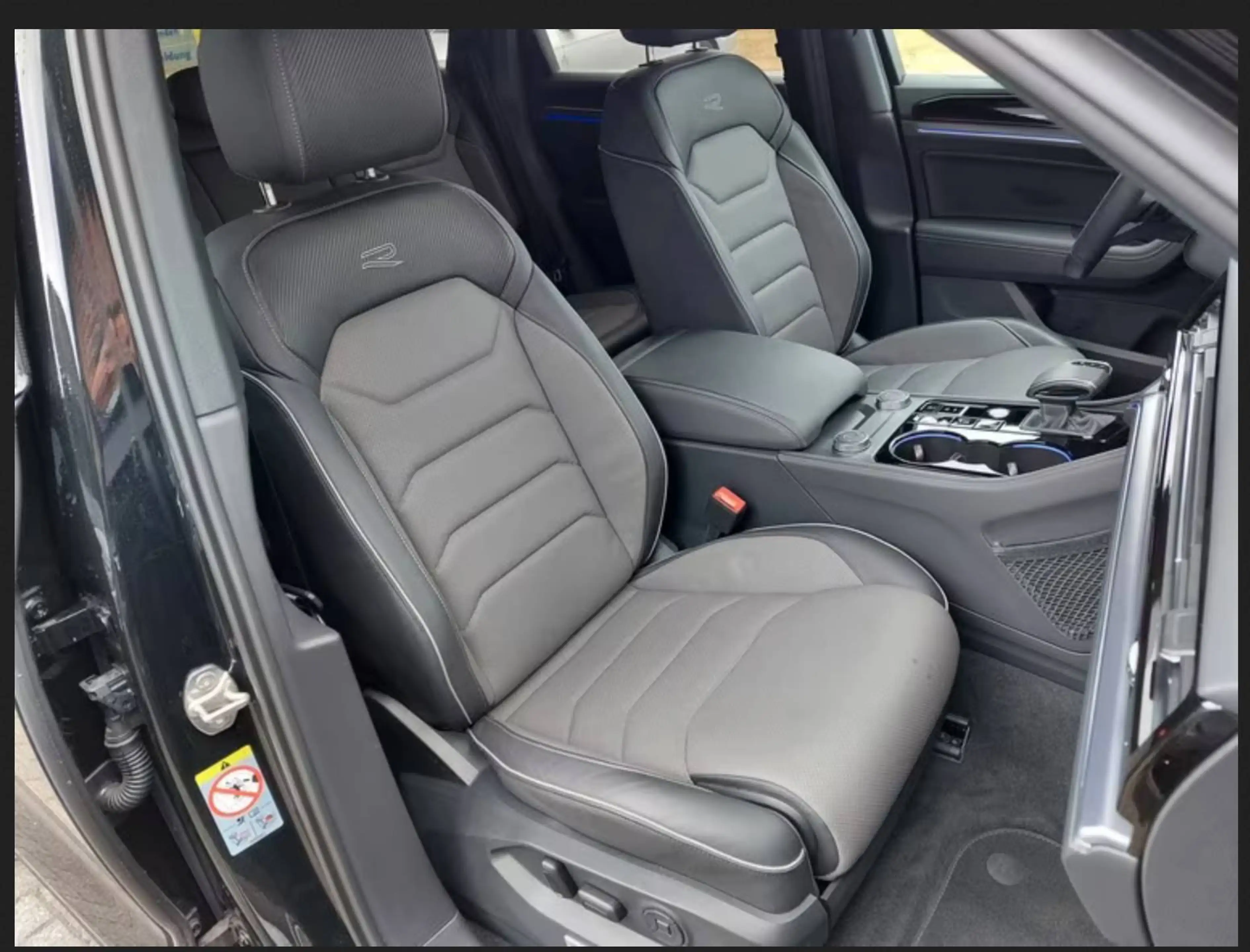 Volkswagen Touareg 3.0 TDI 210 kW 4Motion R-Line — photo 10