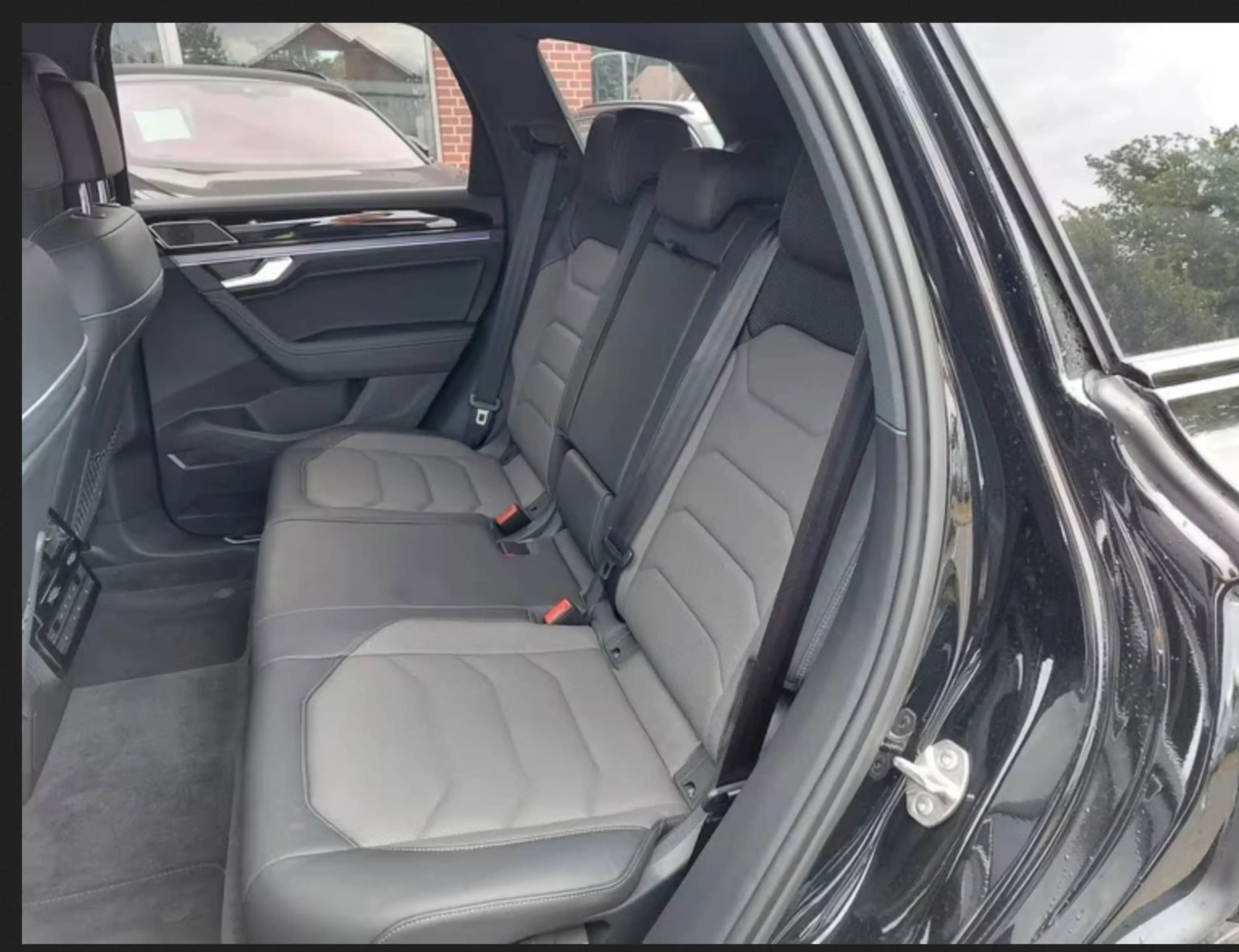 Volkswagen Touareg 3.0 TDI 210 kW 4Motion R-Line — photo 8