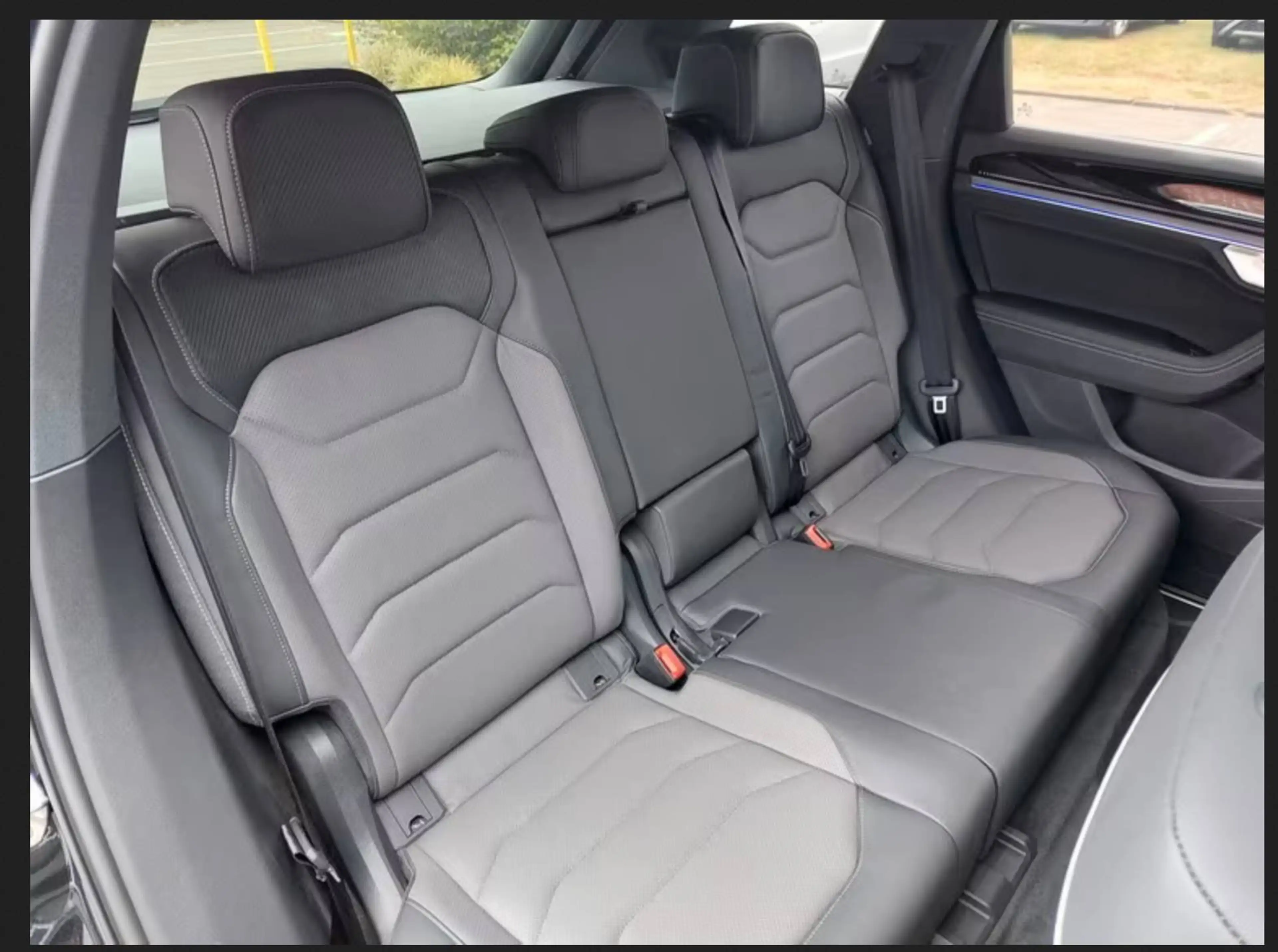 Volkswagen Touareg 3.0 TDI 210 kW 4Motion R-Line — photo 9