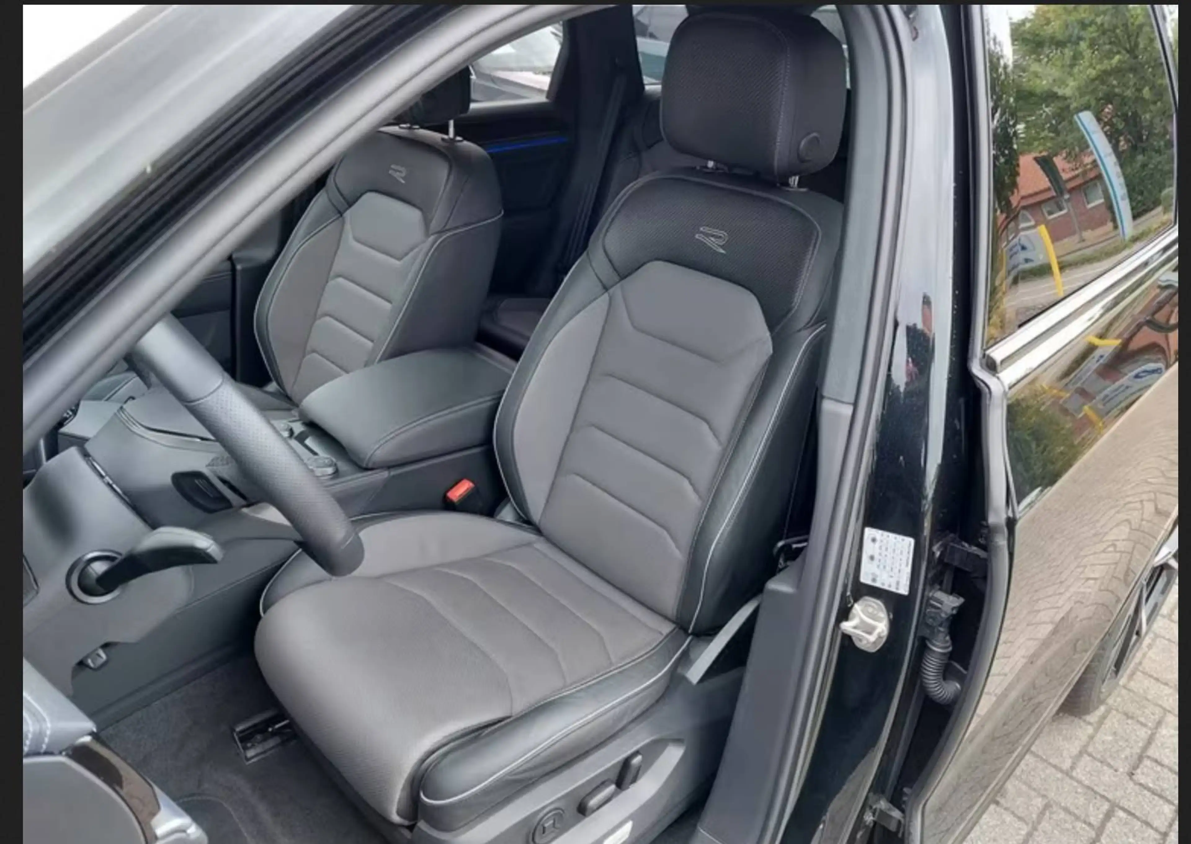 Volkswagen Touareg 3.0 TDI 210 kW 4Motion R-Line — photo 7
