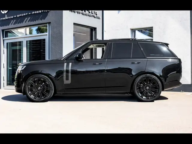 Land Rover Range Rover view 2