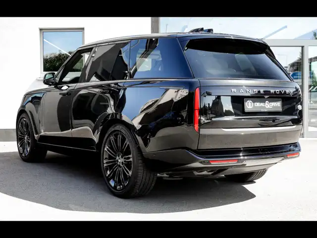 Land Rover Range Rover view 3