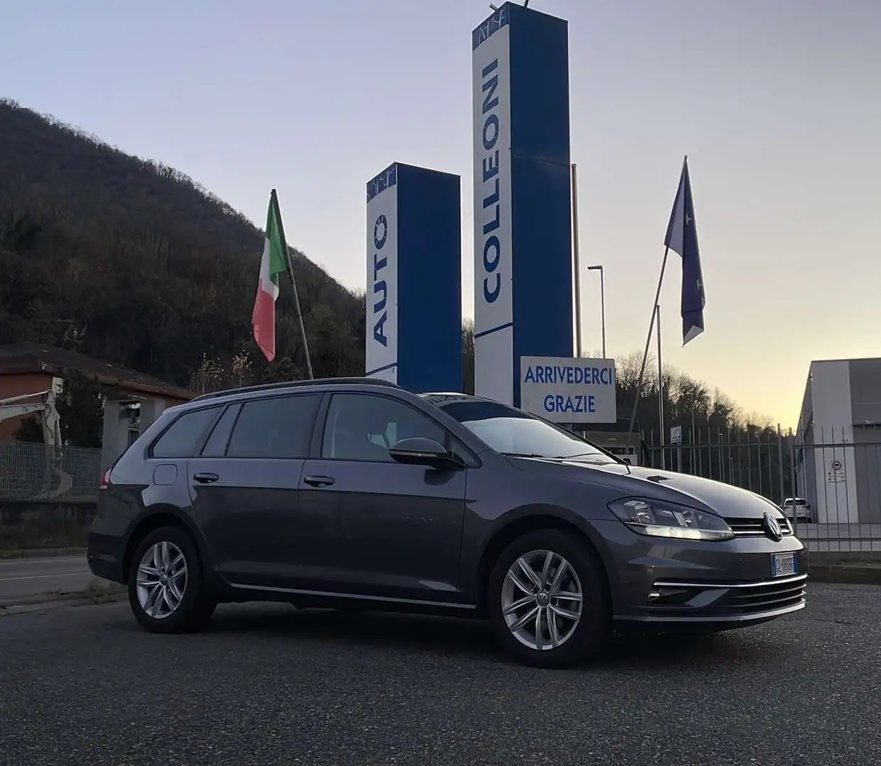 Volkswagen Golf Variant 1.6 tdi Business 115cv Grigio - 1