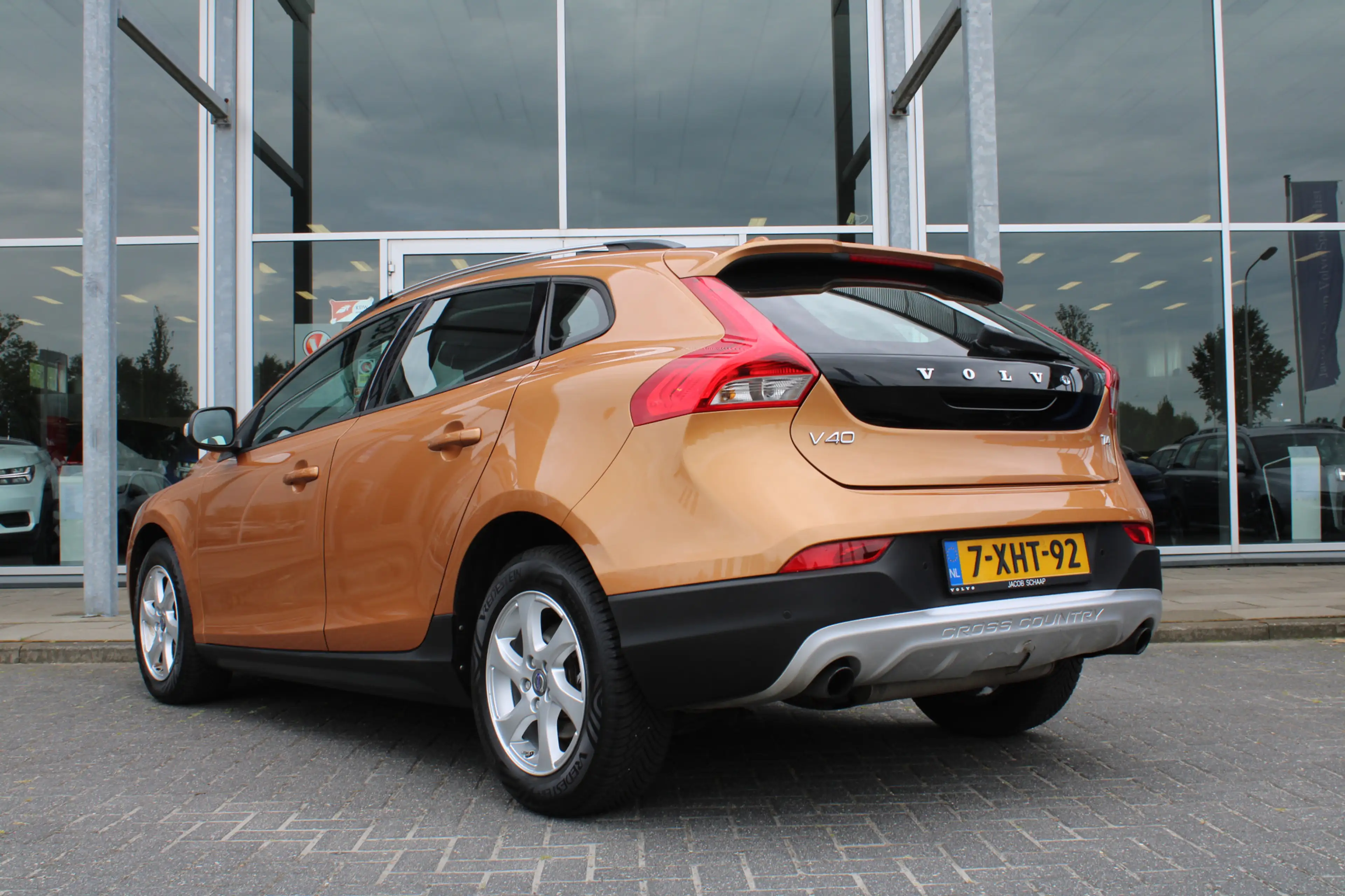 Volvo V40 Cross Country T4 180PK Automaat Kinetic | Adapt. Cruise | BLIS | — photo 3