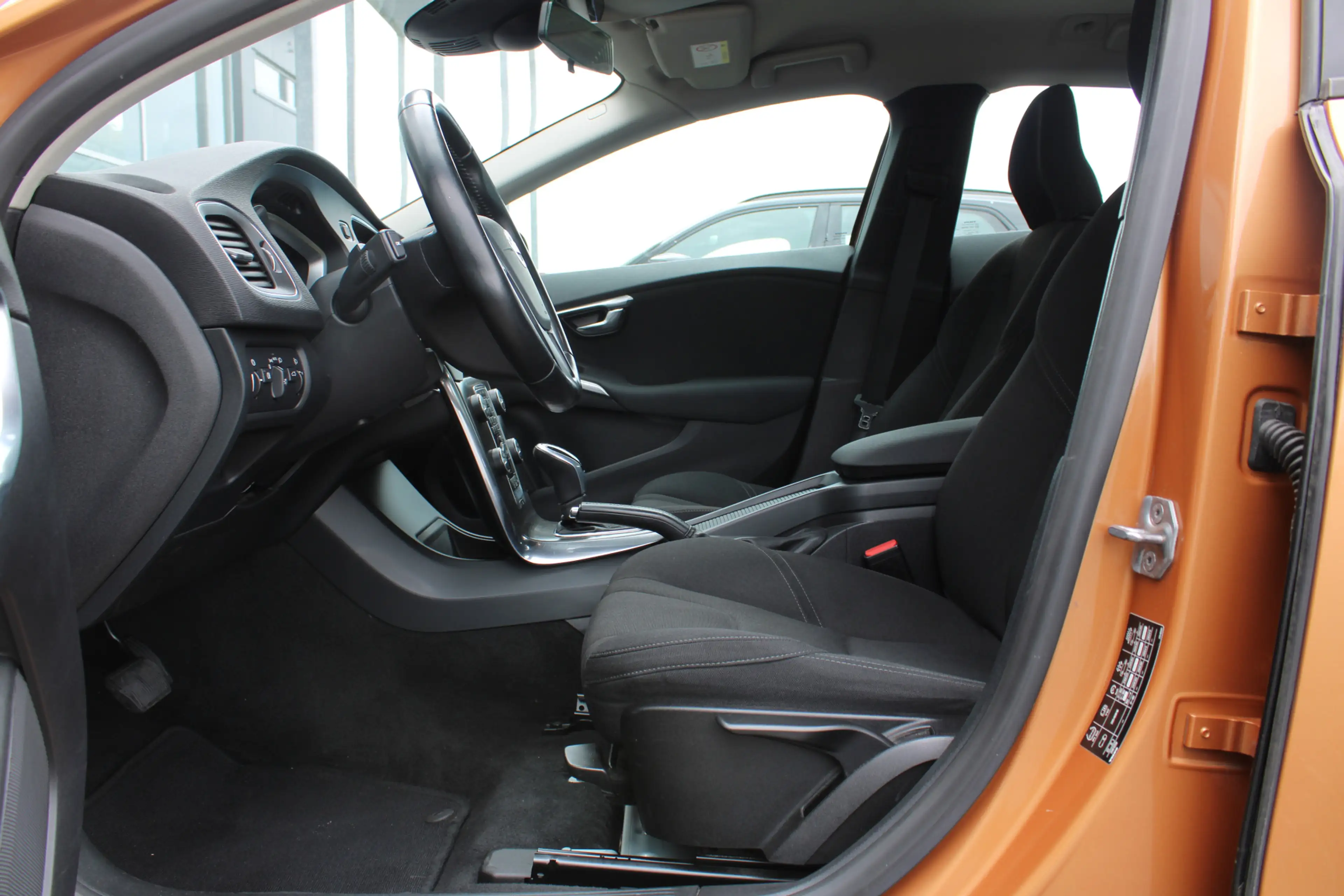 Volvo V40 Cross Country T4 180PK Automaat Kinetic | Adapt. Cruise | BLIS | — photo 12