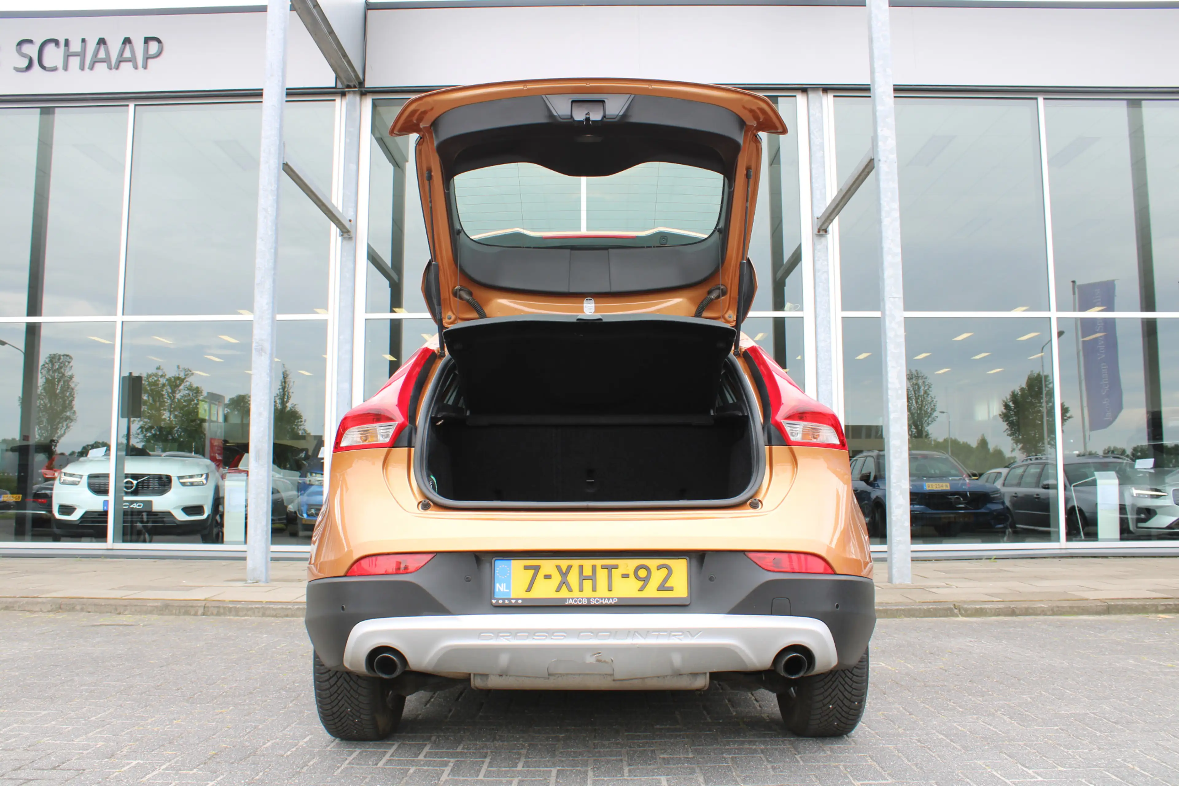 Volvo V40 Cross Country T4 180PK Automaat Kinetic | Adapt. Cruise | BLIS | — photo 7
