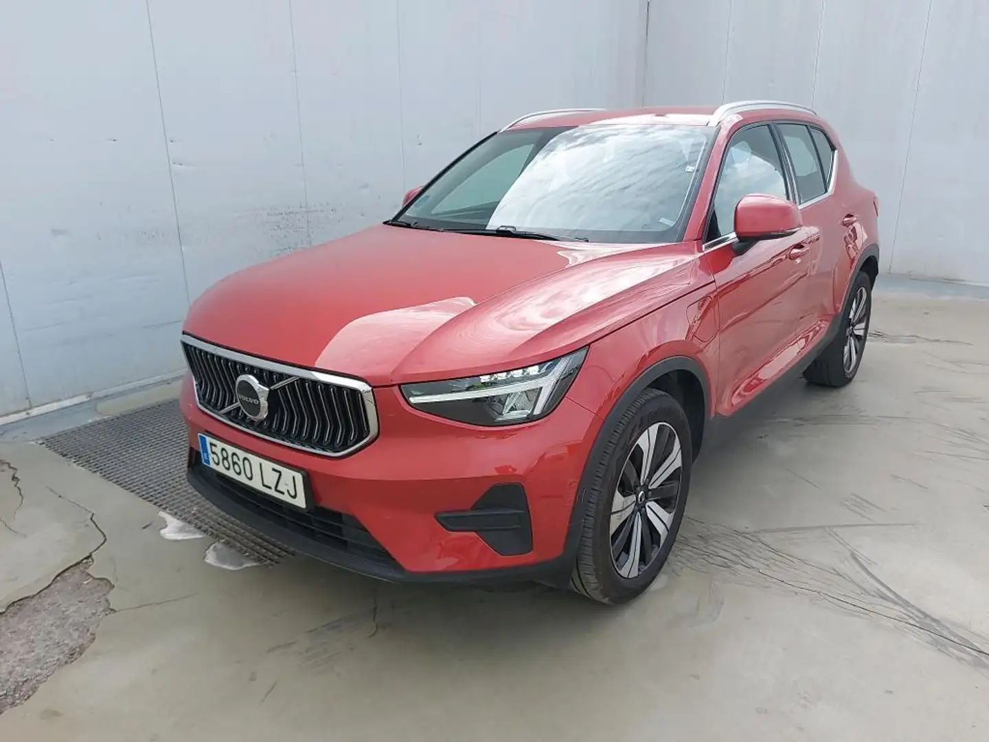 Volvo XC40 T4 Recharge Ultimate Bright Aut. Rojo - 2