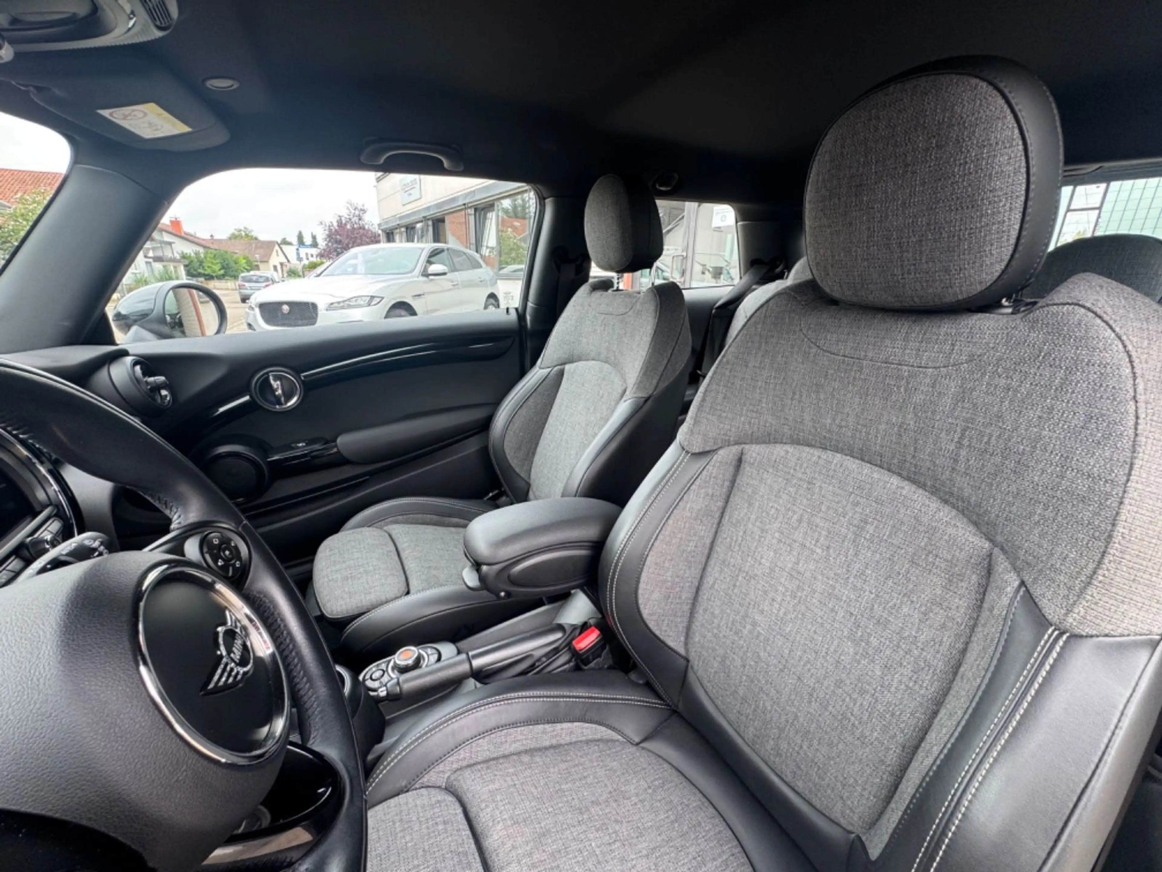 MINI Cooper Mini | LED | Automatik | BT CarPlay — photo 10