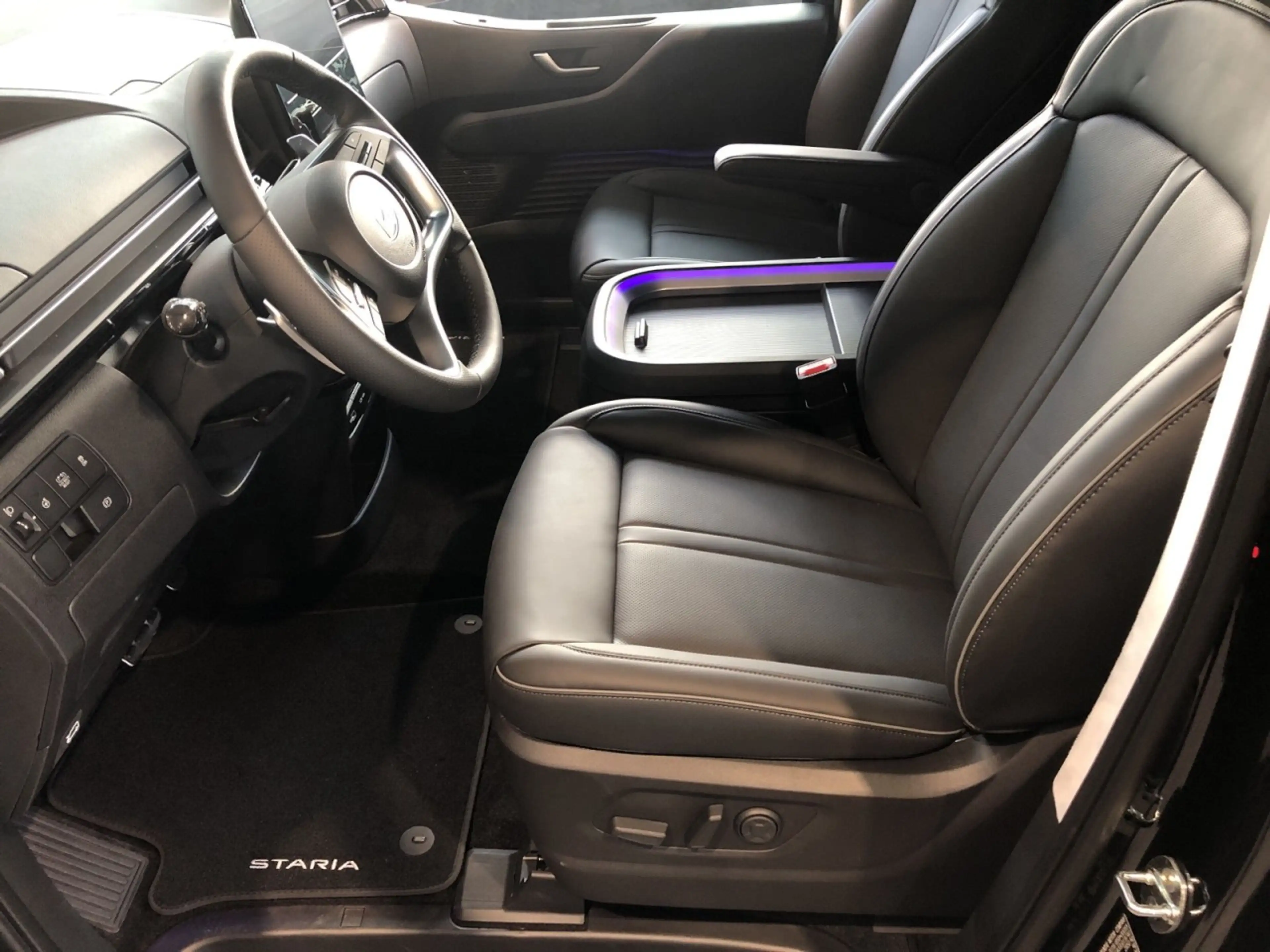 Hyundai STARIA HEV 1.6 T-GDi (225 PS) 6-AT 2WD SIGNATURE Klima — photo 9