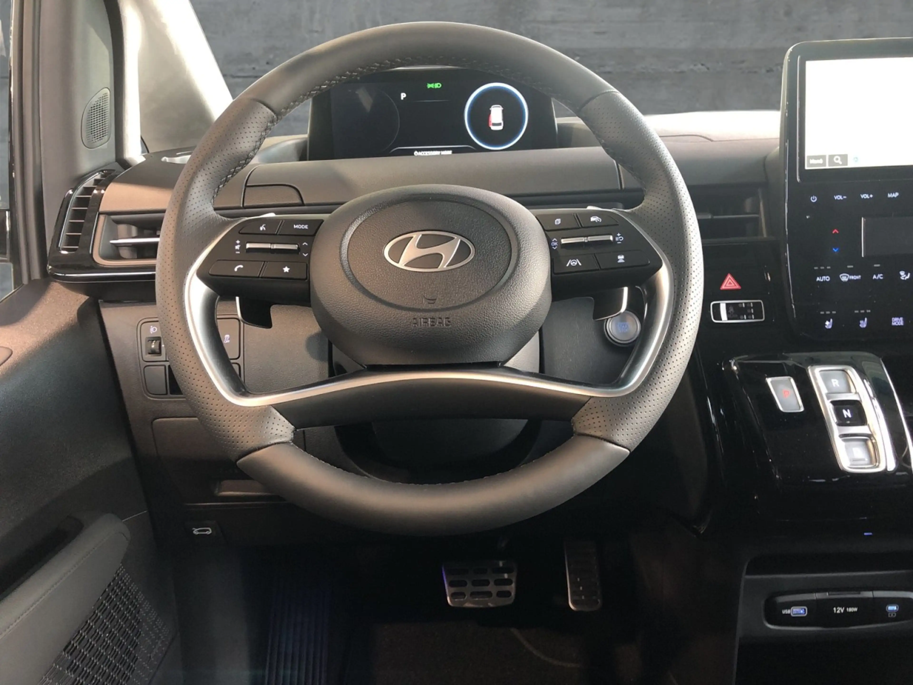 Hyundai STARIA HEV 1.6 T-GDi (225 PS) 6-AT 2WD SIGNATURE Klima — photo 13