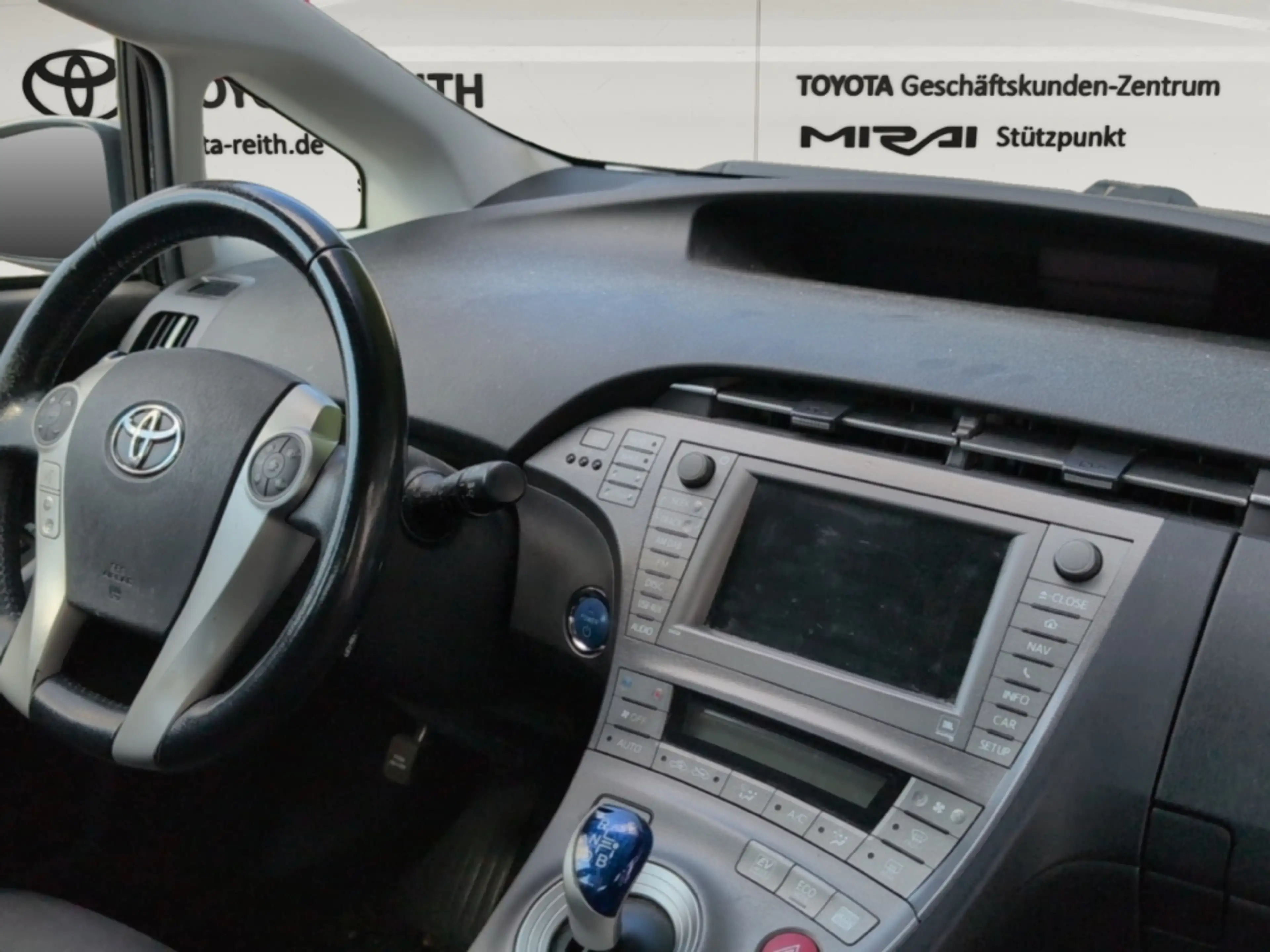 Toyota Prius Executive LED Keyless Entry Keyless Start Temp Tel — photo 9