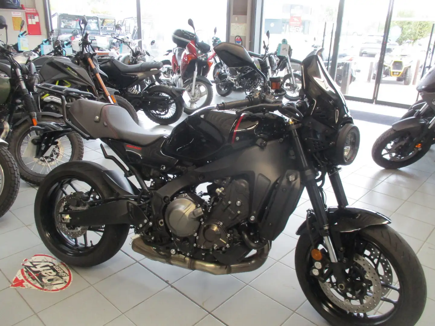 Yamaha XSR 900 Noir - 2