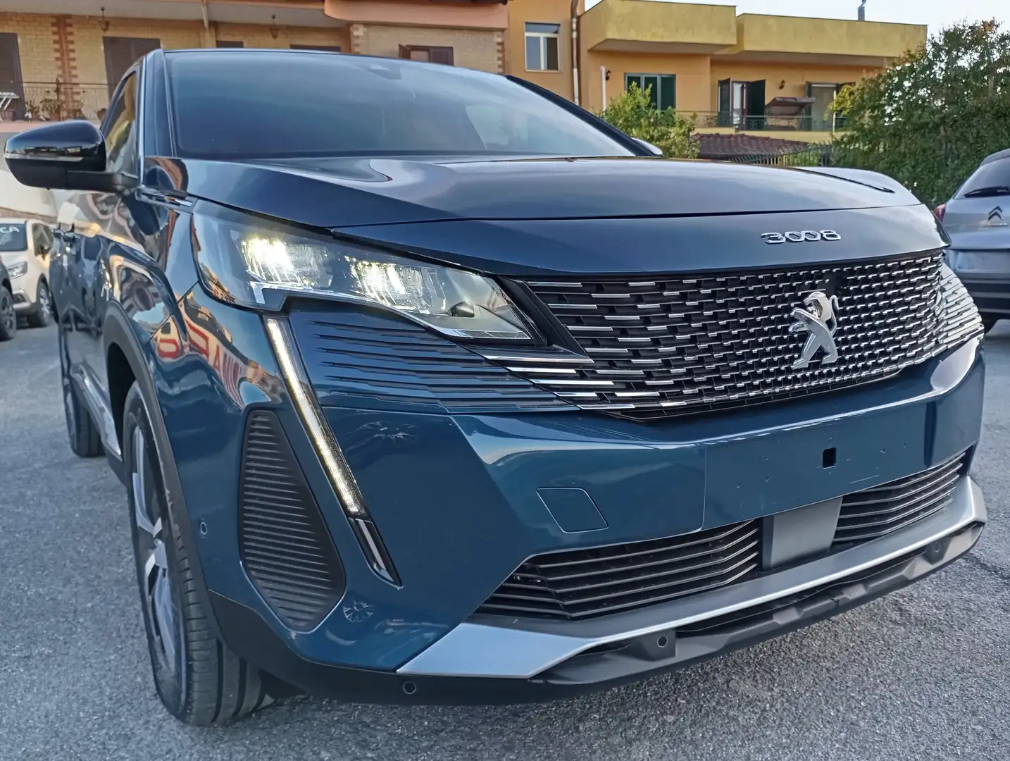 Peugeot 3008 1.2 PureTech Turbo 130CV Allure Pack Bleu - 1