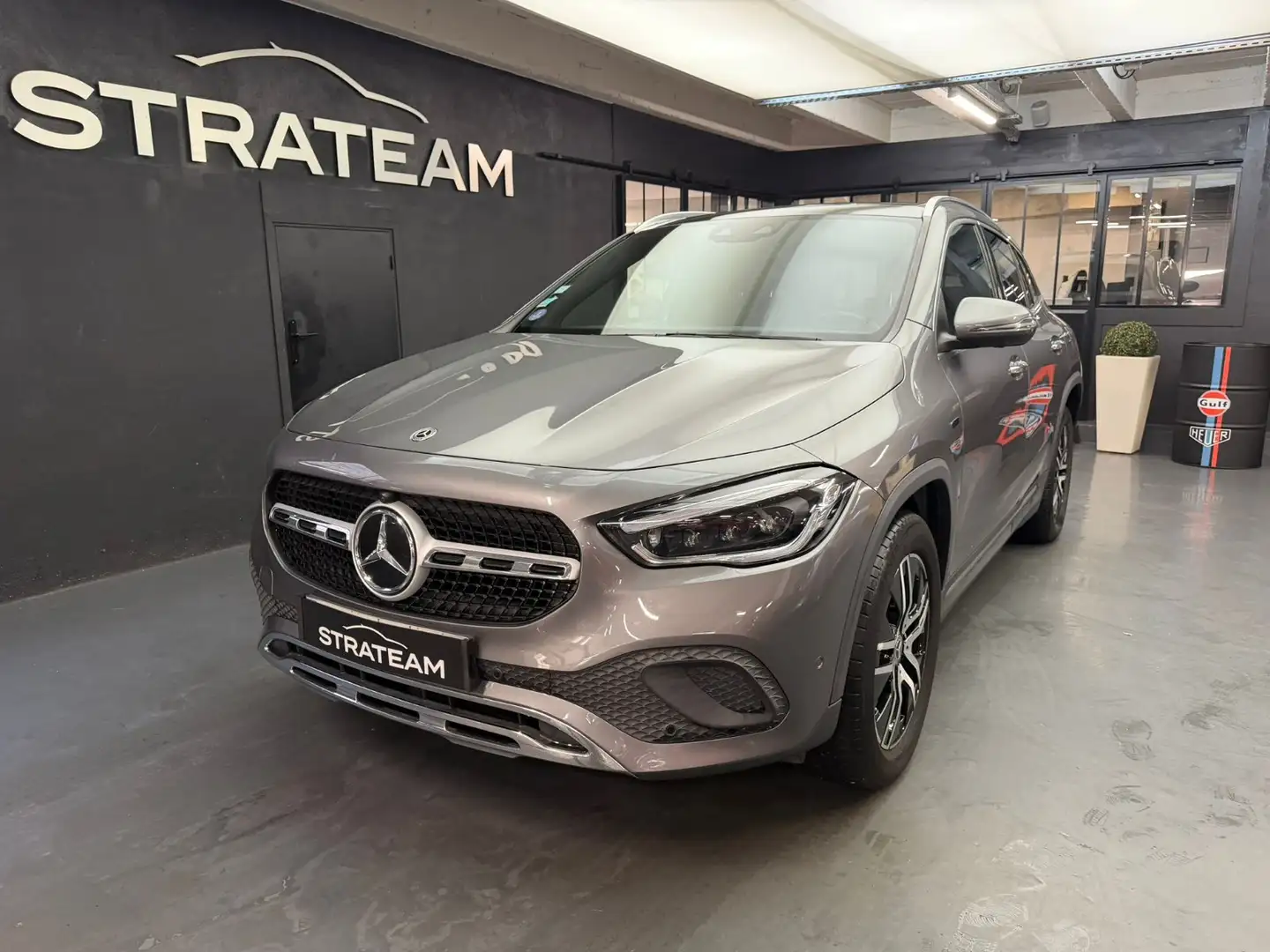 Mercedes-Benz GLA 250 250E  218CV BUSINESS LINE BVA Grau - 1