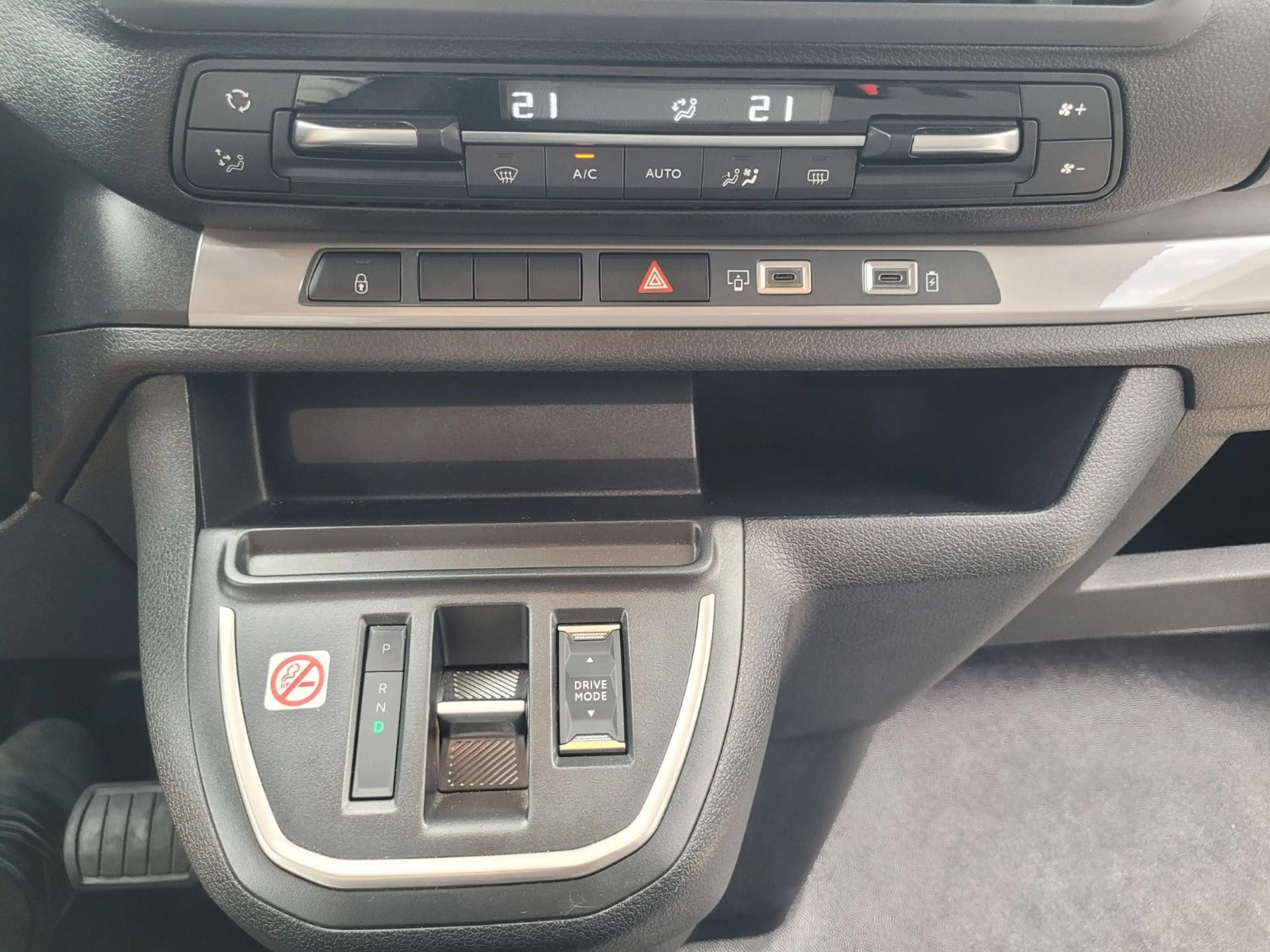 Peugeot Expert E-Expert 75kWh Batterie BUS 9 Si Kamera LED NAVI — photo 12
