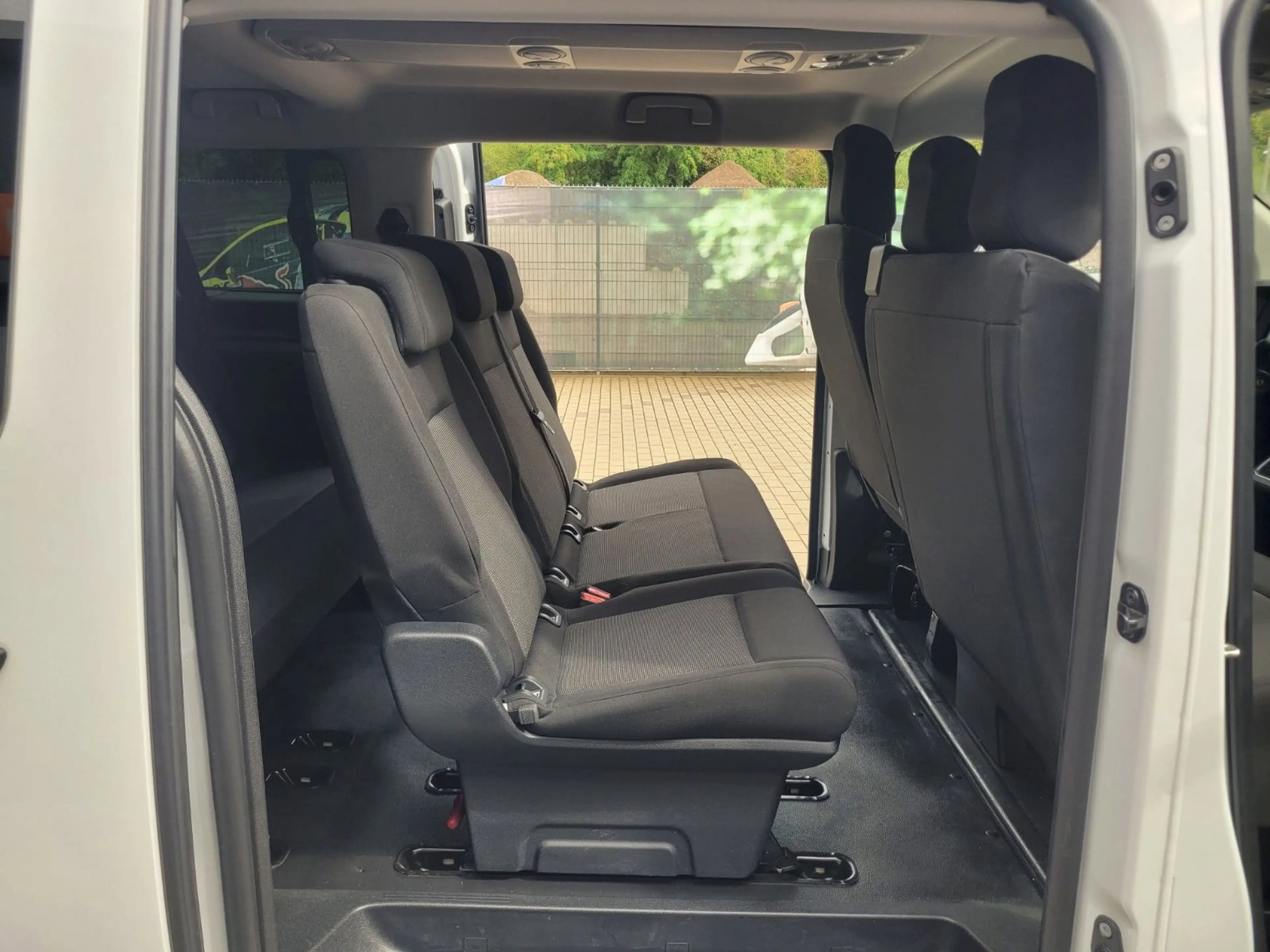 Peugeot Expert E-Expert 75kWh Batterie BUS 9 Si Kamera LED NAVI — photo 14