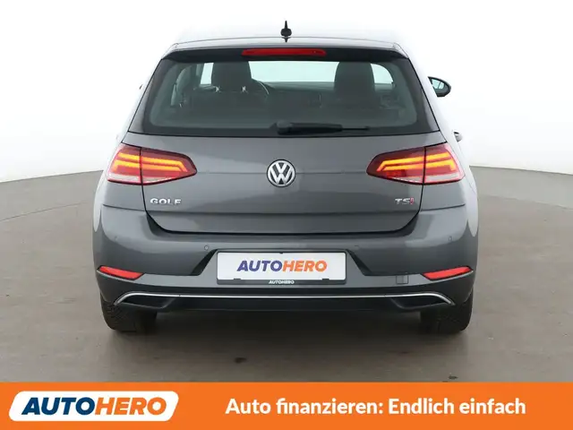 Volkswagen Golf view 5